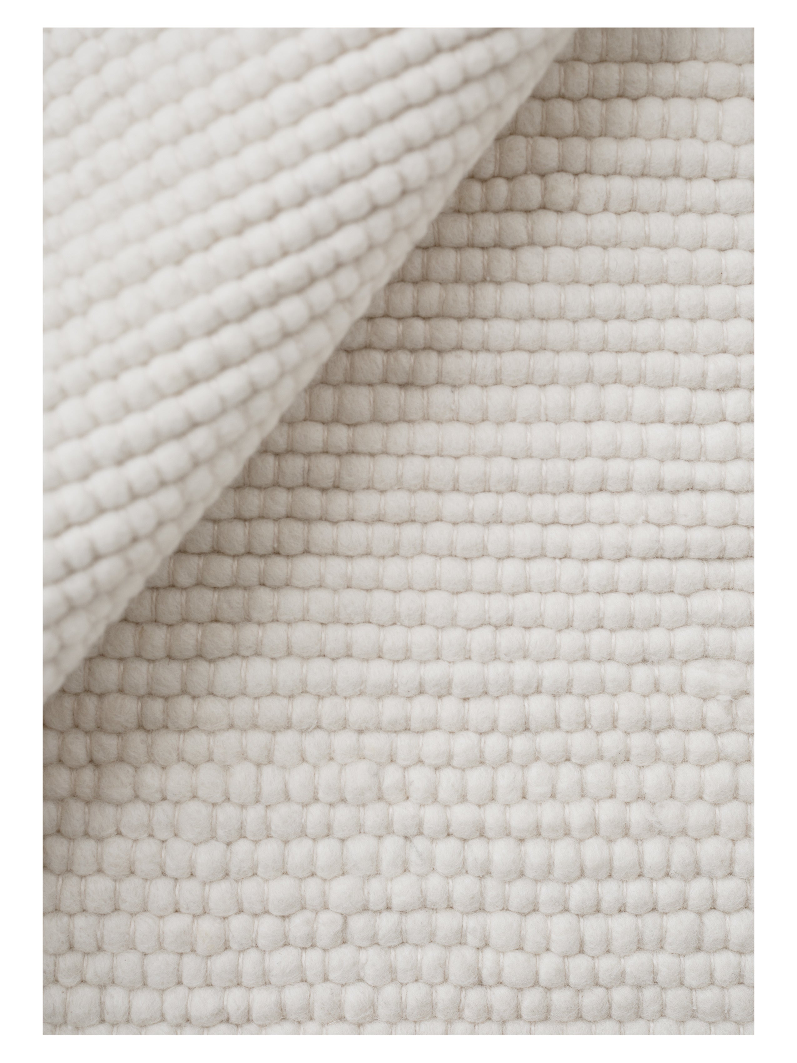 Achtner weißer Teppich