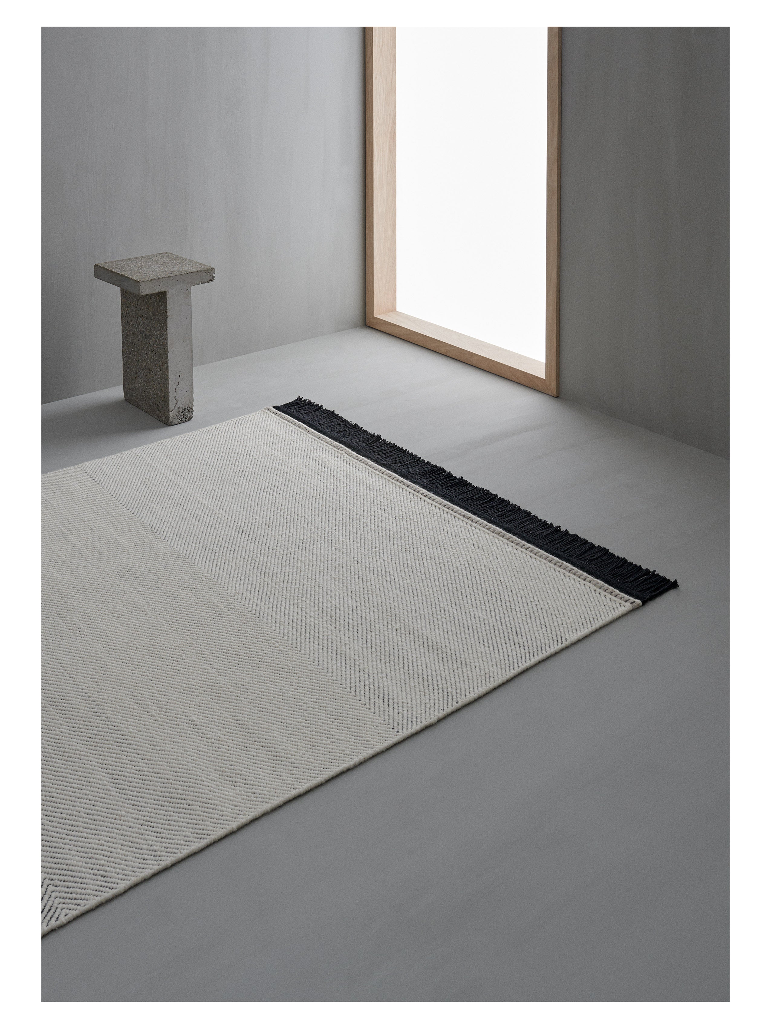 FENJA rug white with black