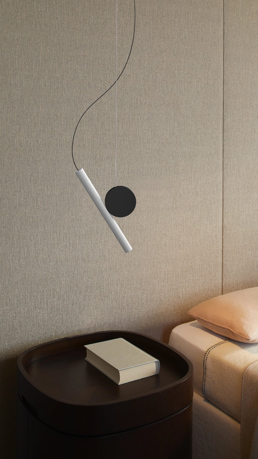 Lampa wisząca DOI mosiężny z czarnym