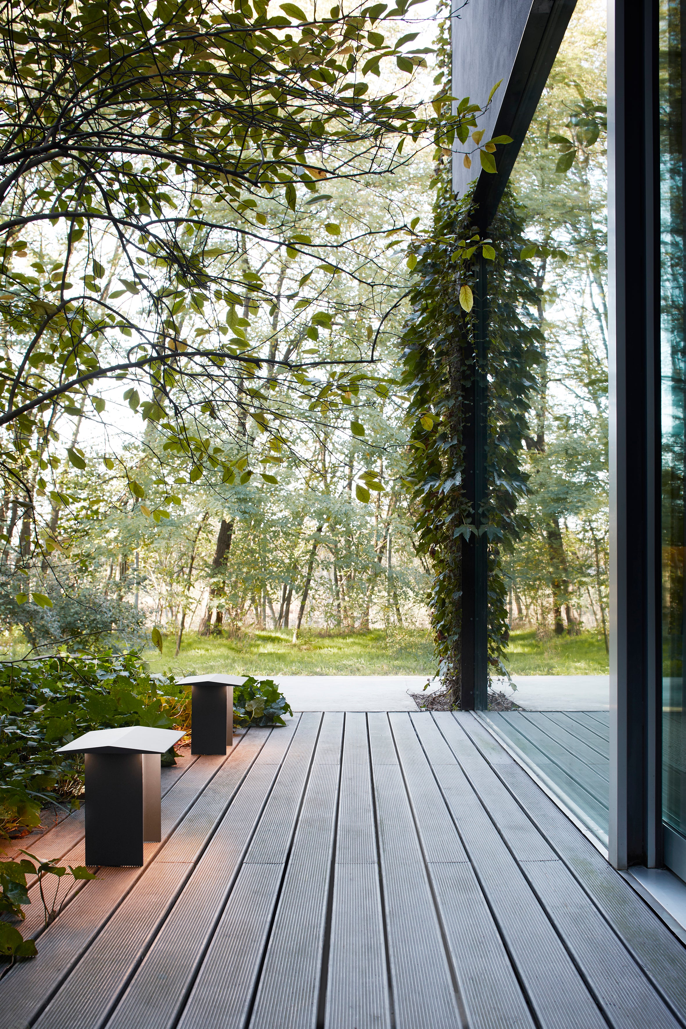 Lampa podłogowa zewnętrzna FIENILE jasnoszary