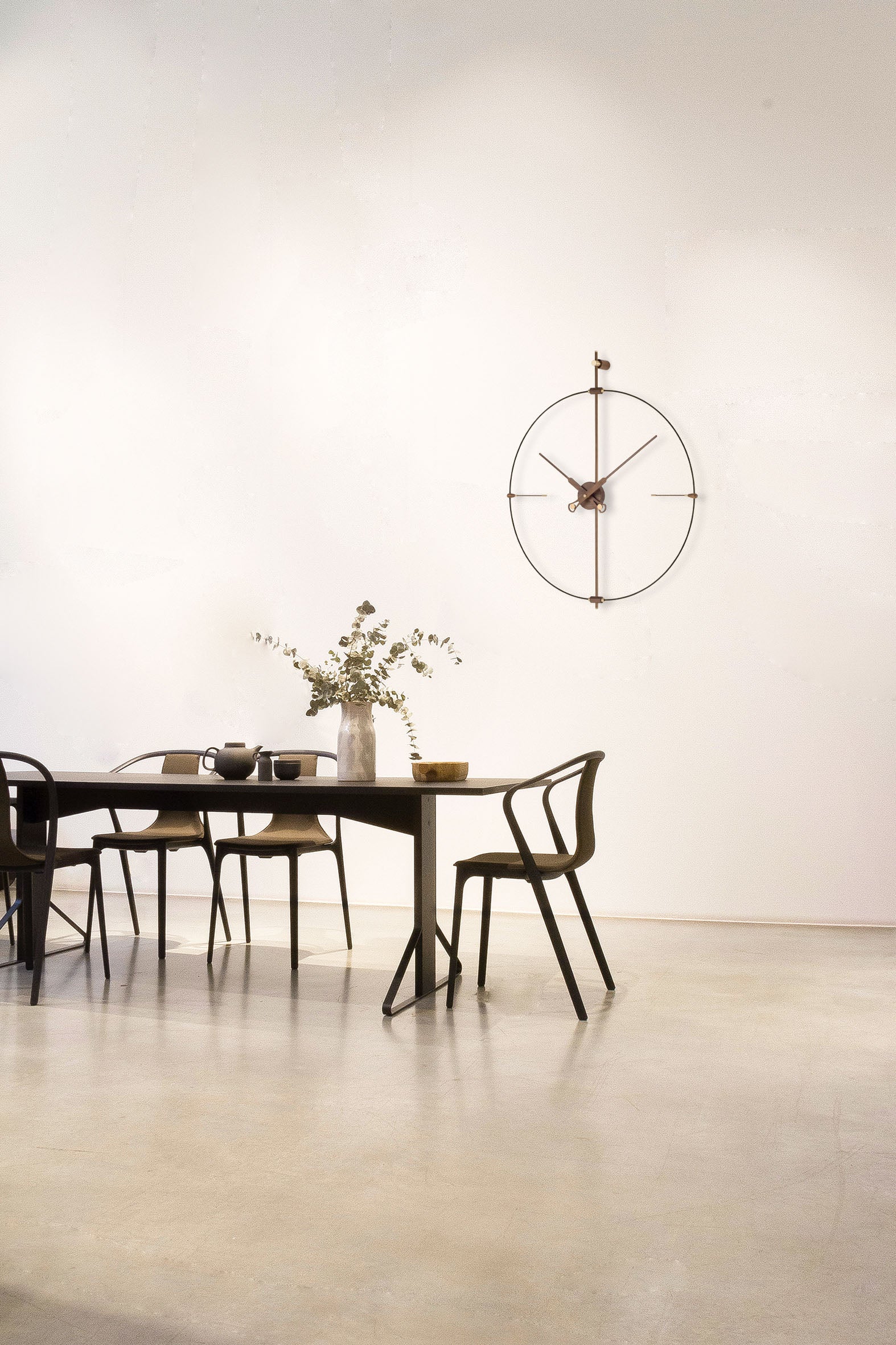 Muurklok MINI BILBAO PREMIUM eikenhout met zwarte afwerking