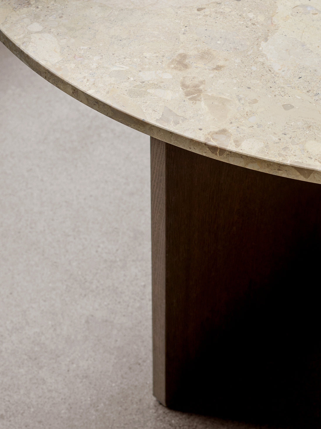 Round Table ANDROGYNE Beige Marble with Dark Oak Base