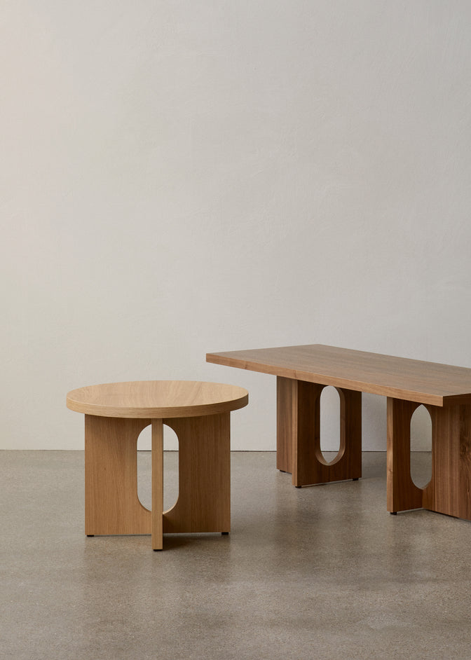 Zijtafel ANDROGYNE eikenfineer