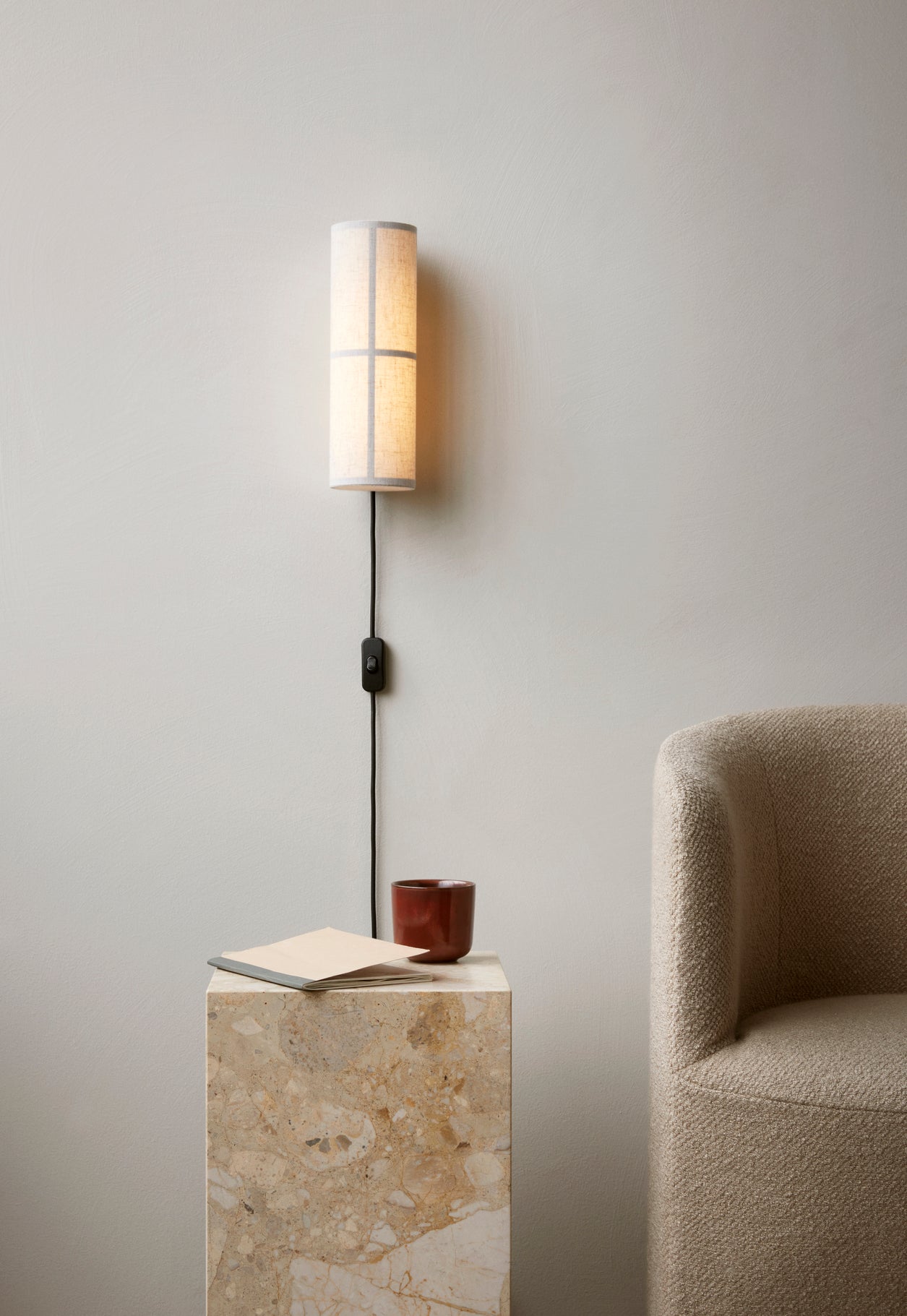 HASHIRA wall lamp linen