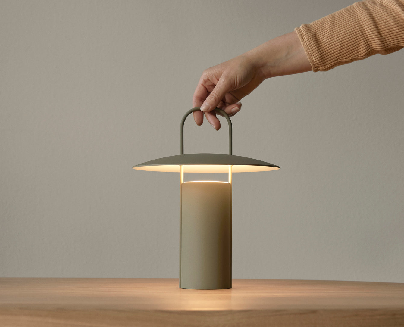 Portable lamp RAY olive