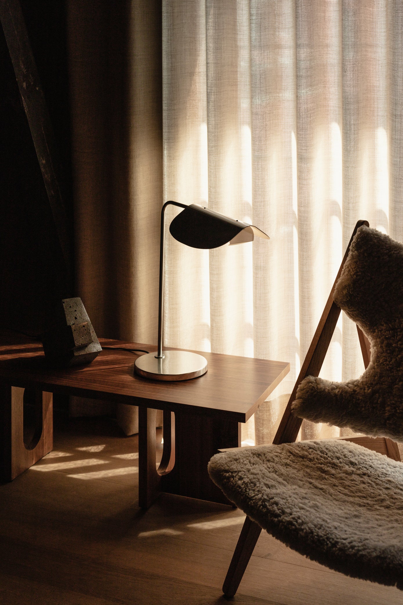 Tischlampe WING aus poliertem Aluminium