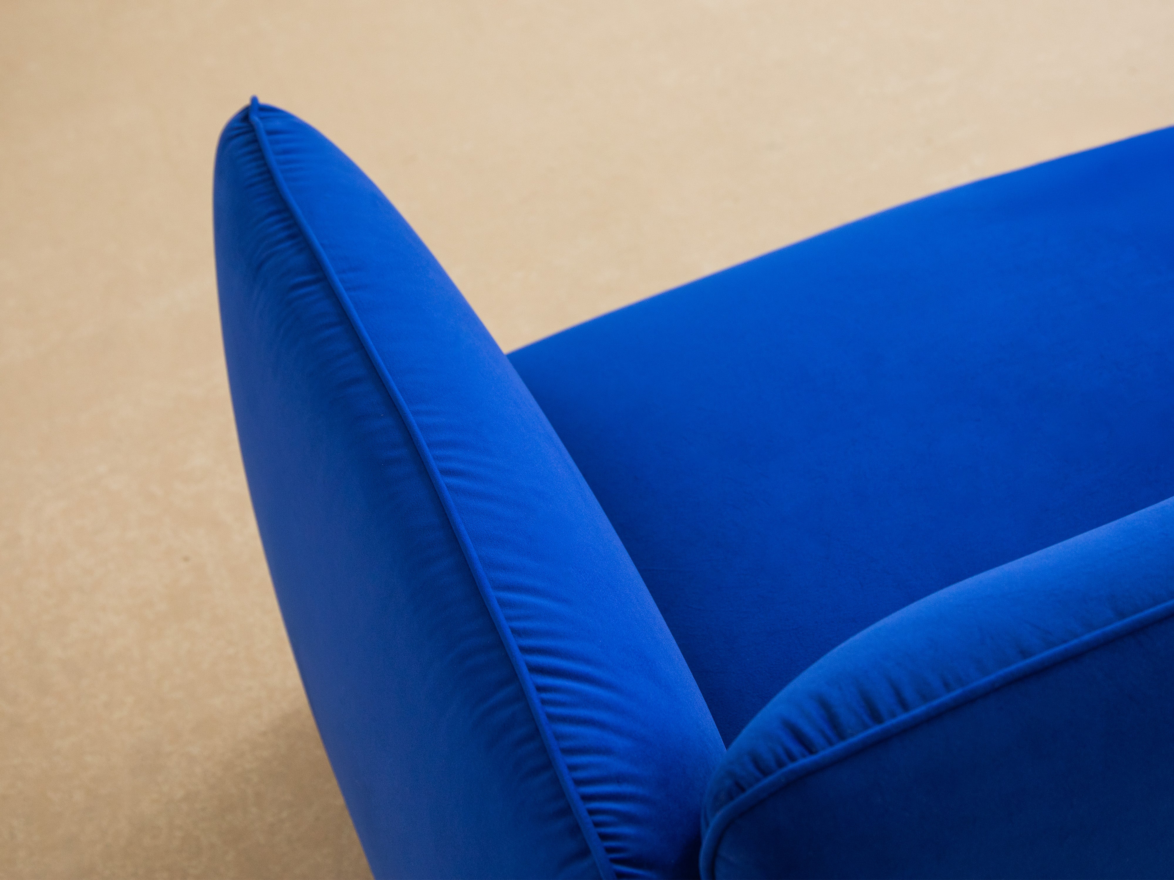 Fotel aksamitny GEORGIA czarny