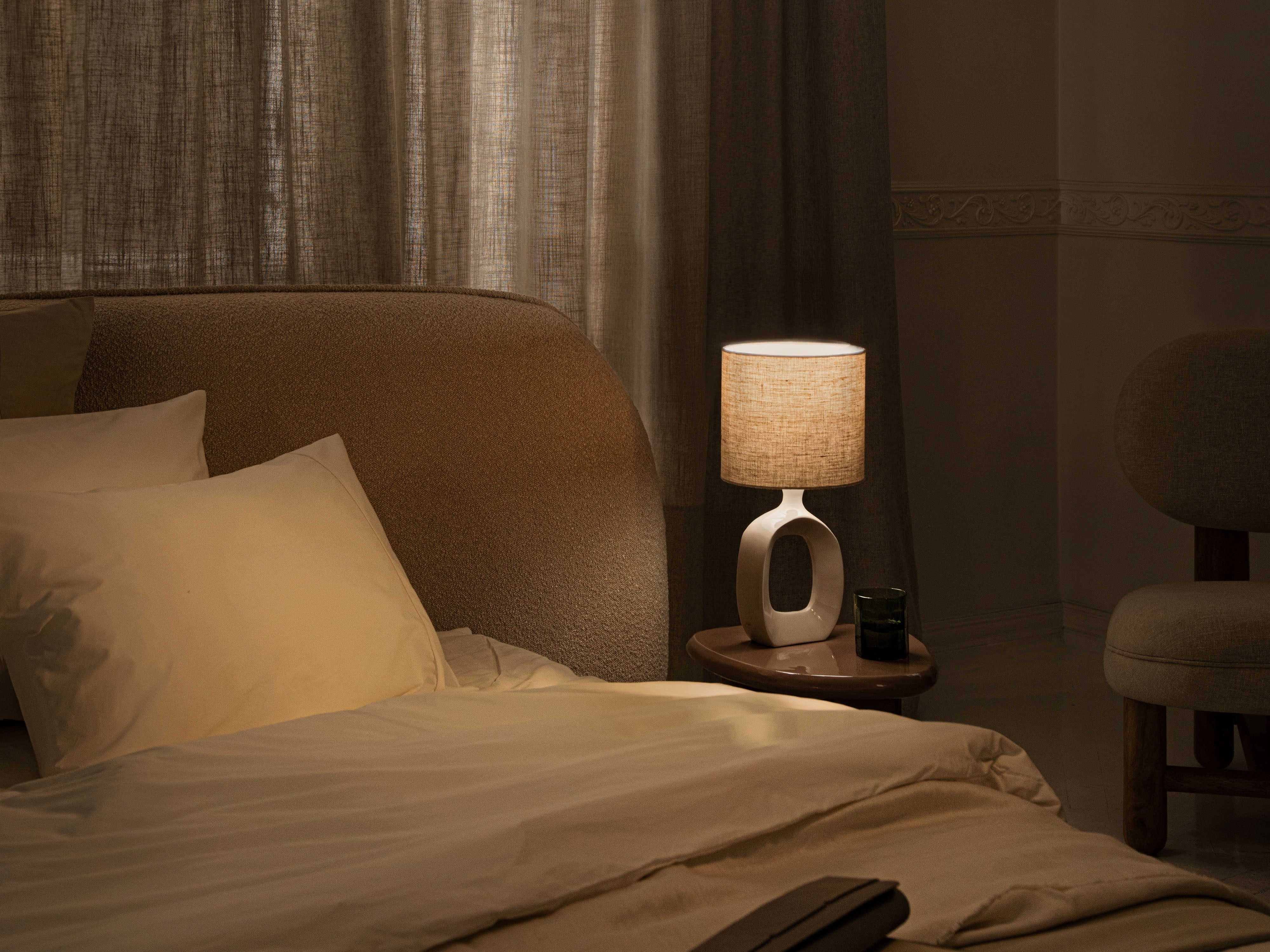 OVALO olive boucle bed