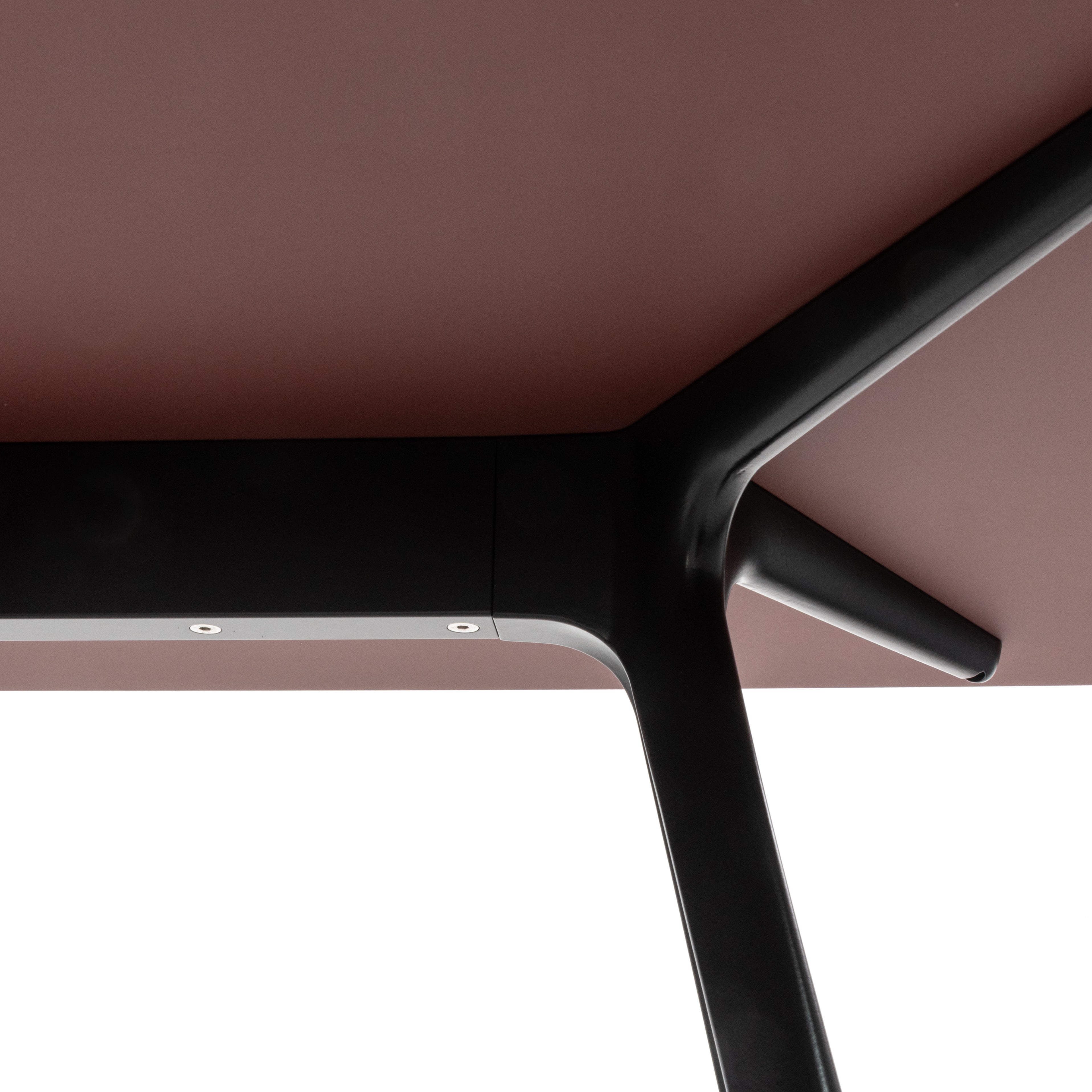 Bureau BAGUETTE bordeaux met zwarte basis