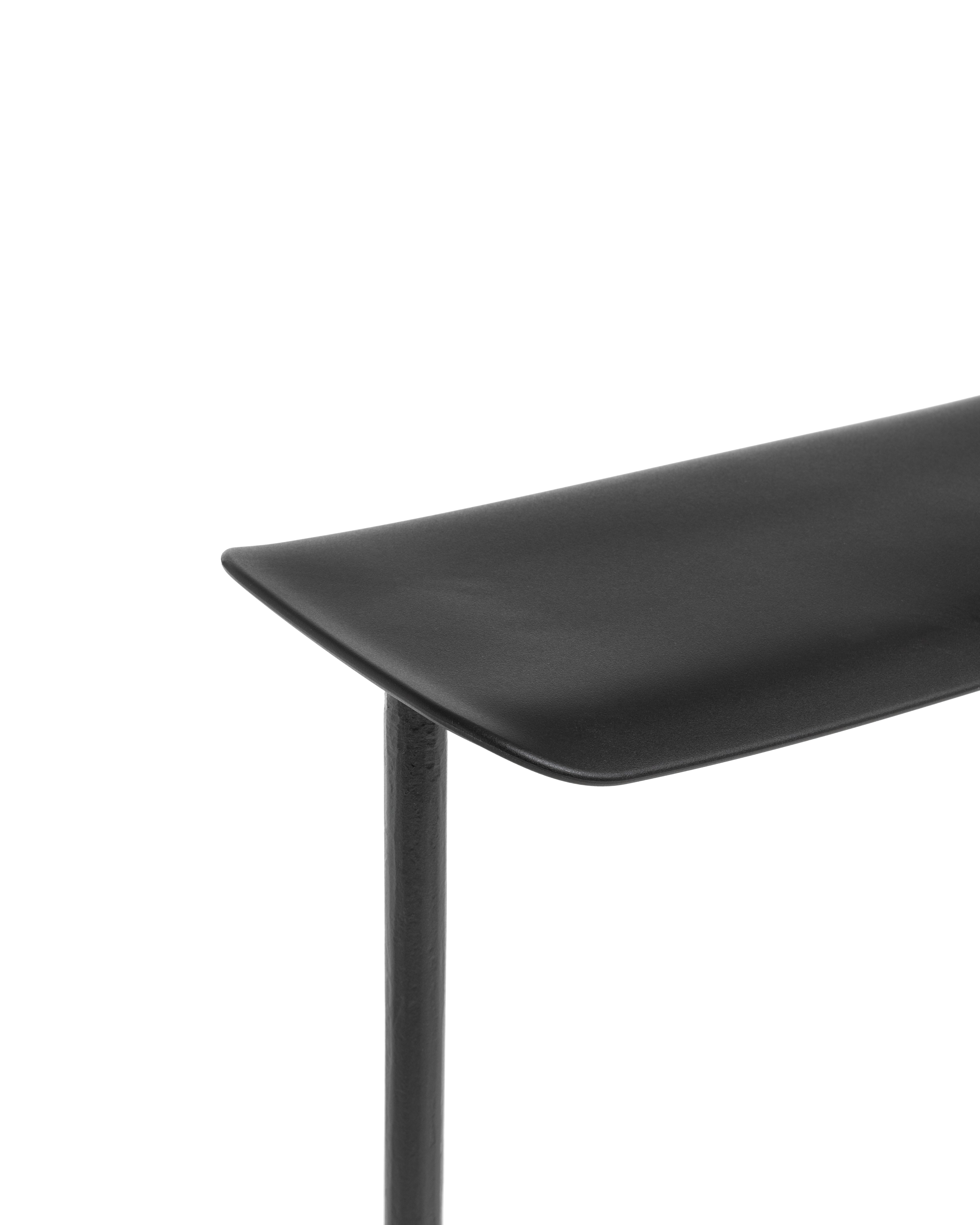 OFFICINA bar stool with an anthracite base and a black leather seat