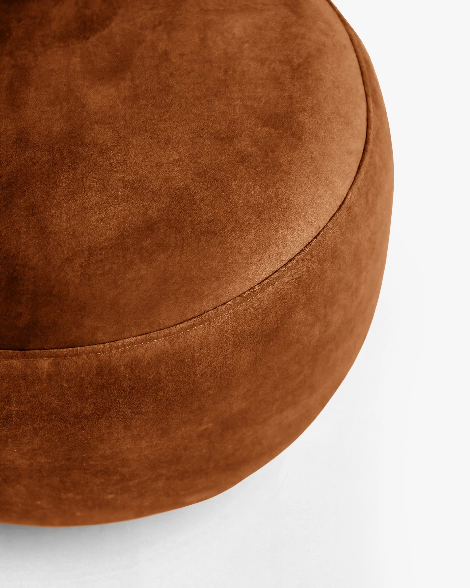Velours poef AMALTA baksteenrood