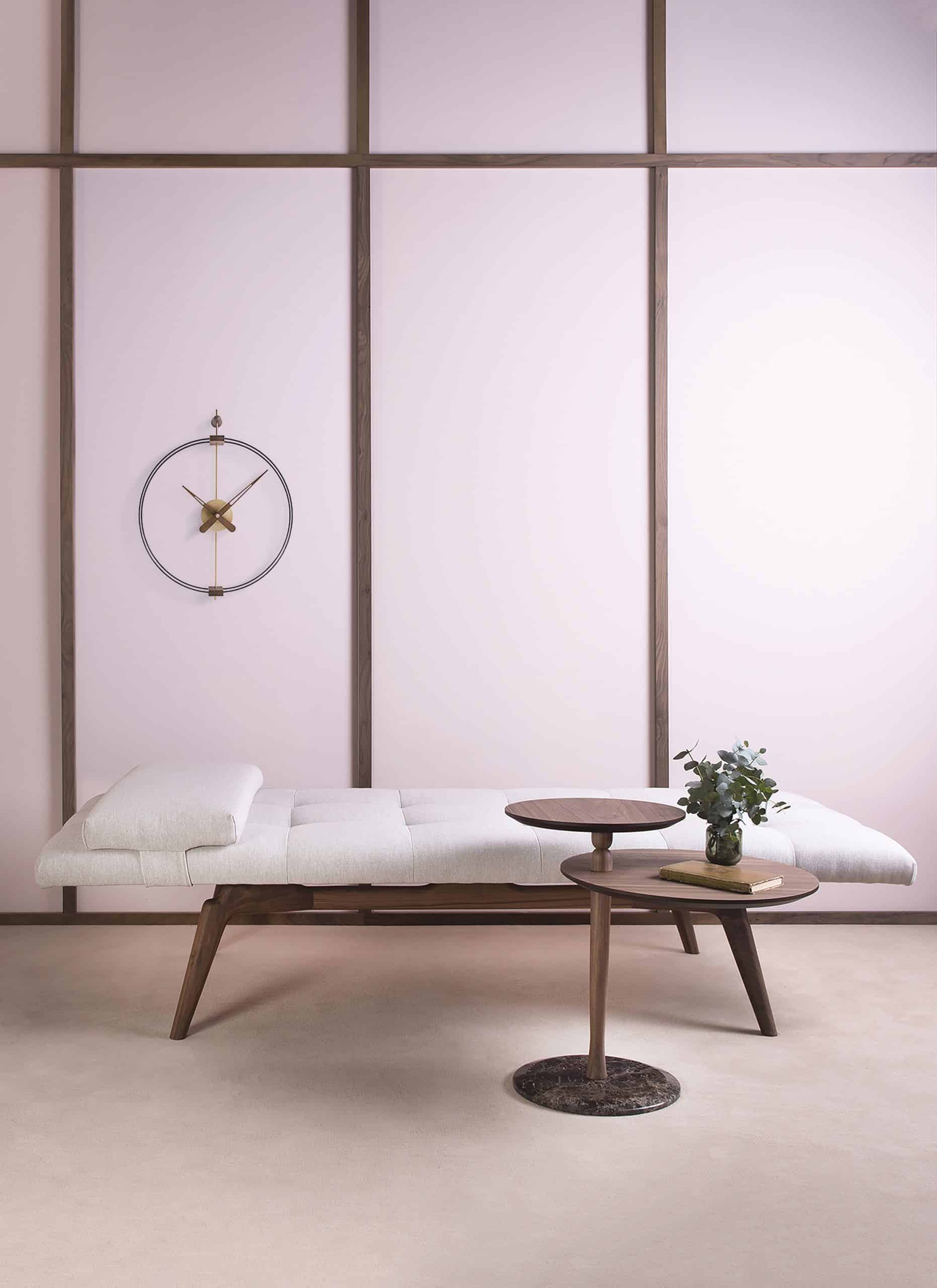 Wandklok MICRO BARCELONA notenhout met zwart en messing