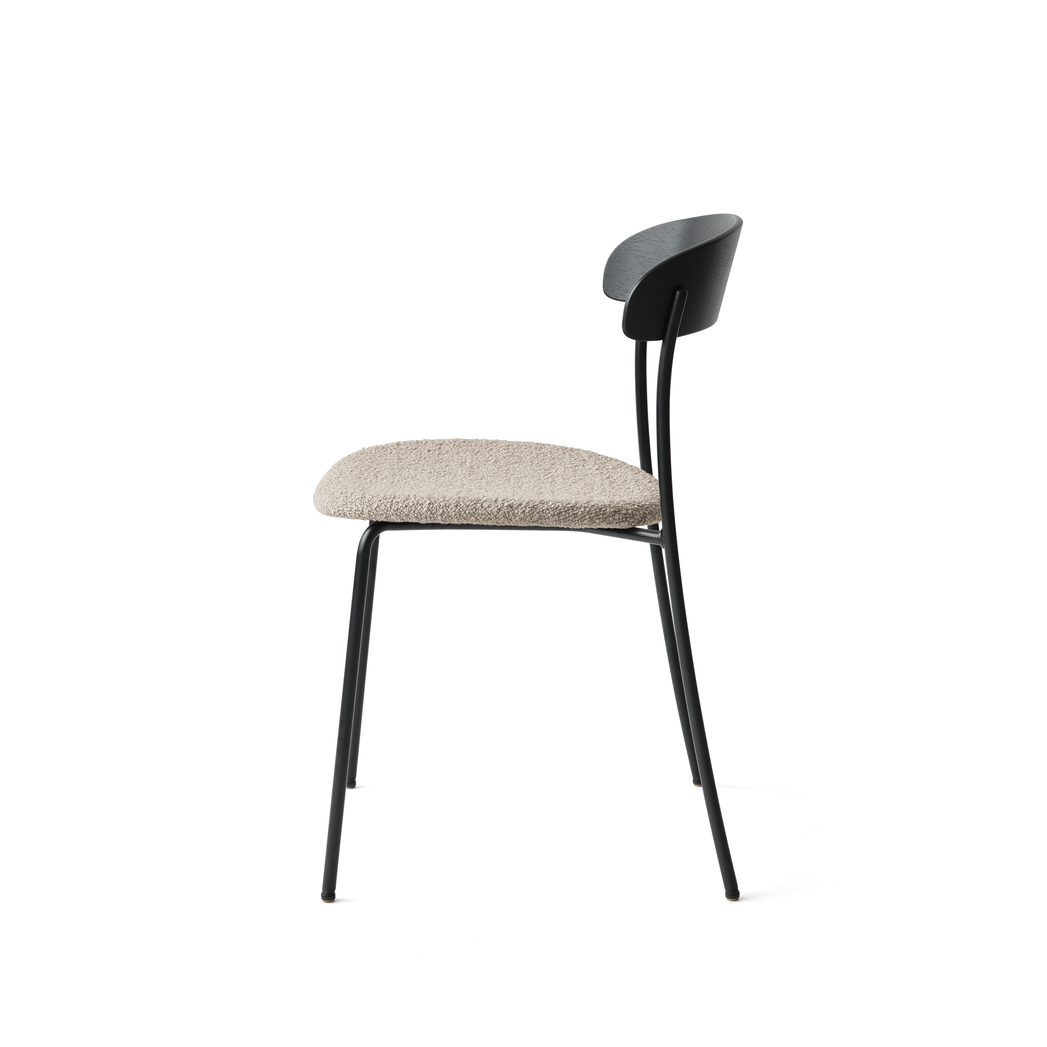 Fehlende gepolsterte Stuhl mit schwarzem Aschefurnier