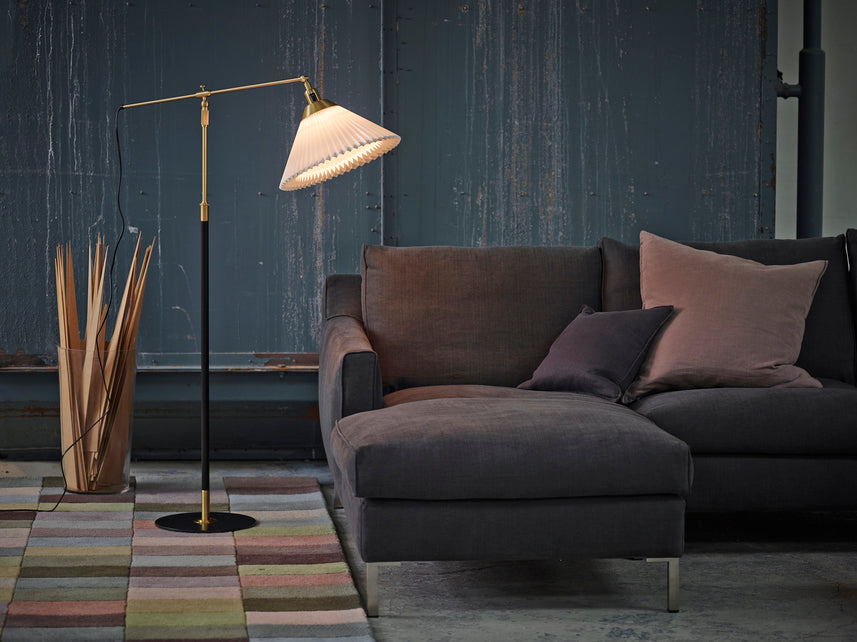 Vloerlamp MODEL 349 wit met zwart-gouden voet