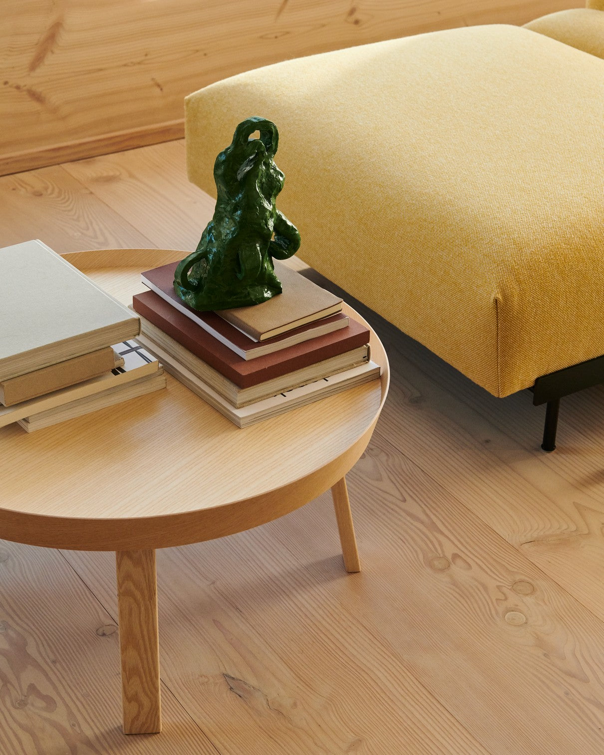 ROUND coffee table oak wood