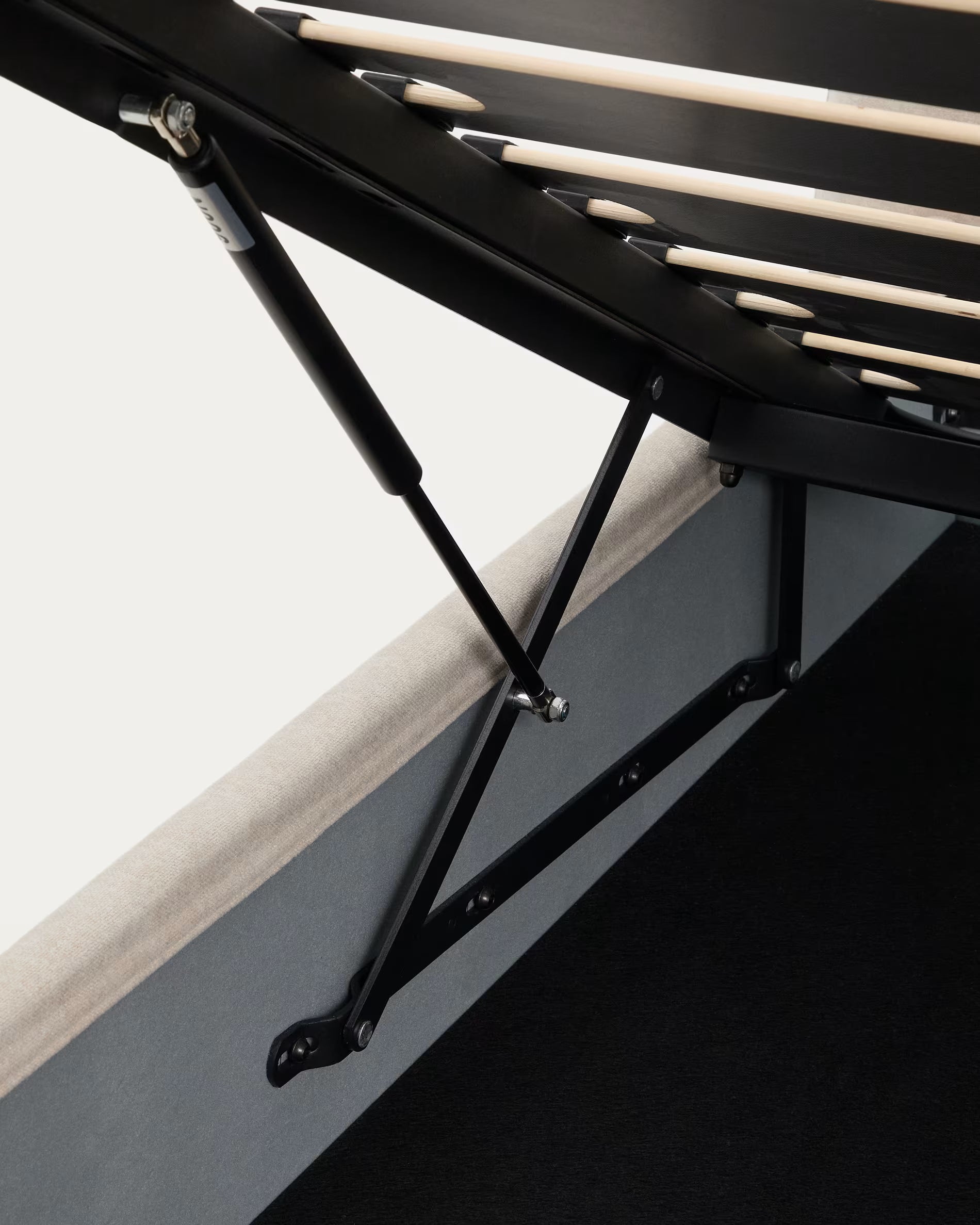 Bett mit Bettkasten DAFRA beige Chenille