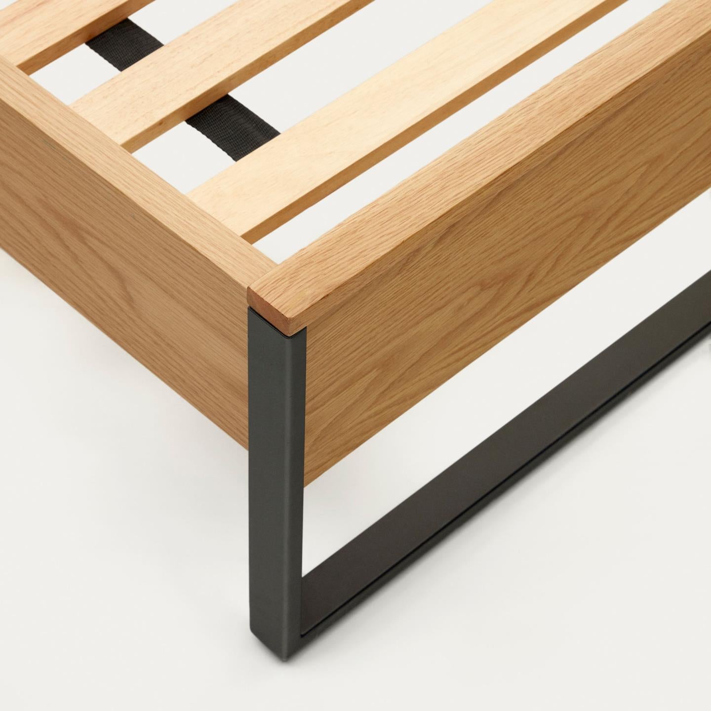 Łóżko TAIANA fornir dębowy La Forma    Eye on Design