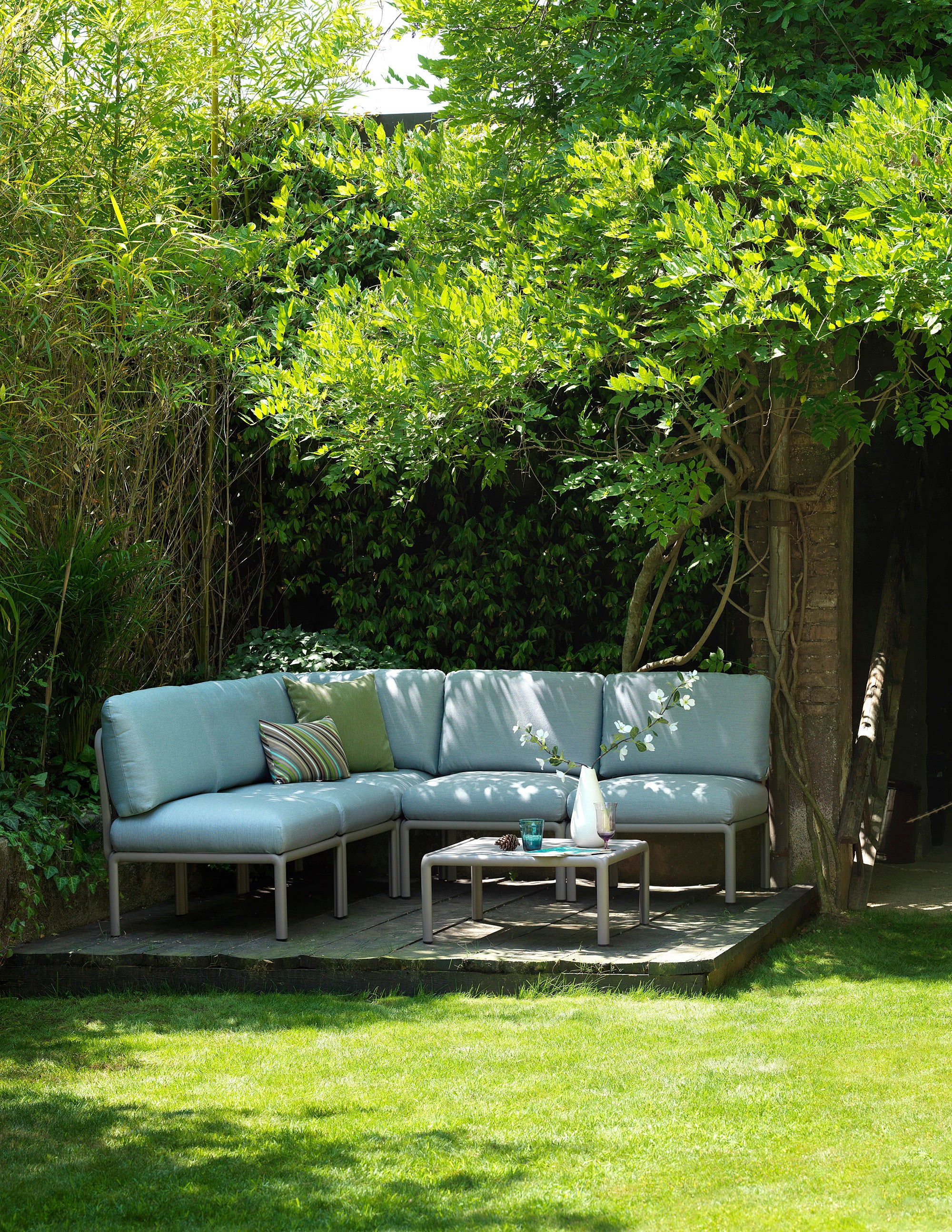 Modulaire buitenhoekbank KOMODO 5 beige Sunbrella® met antracietkleurige basis