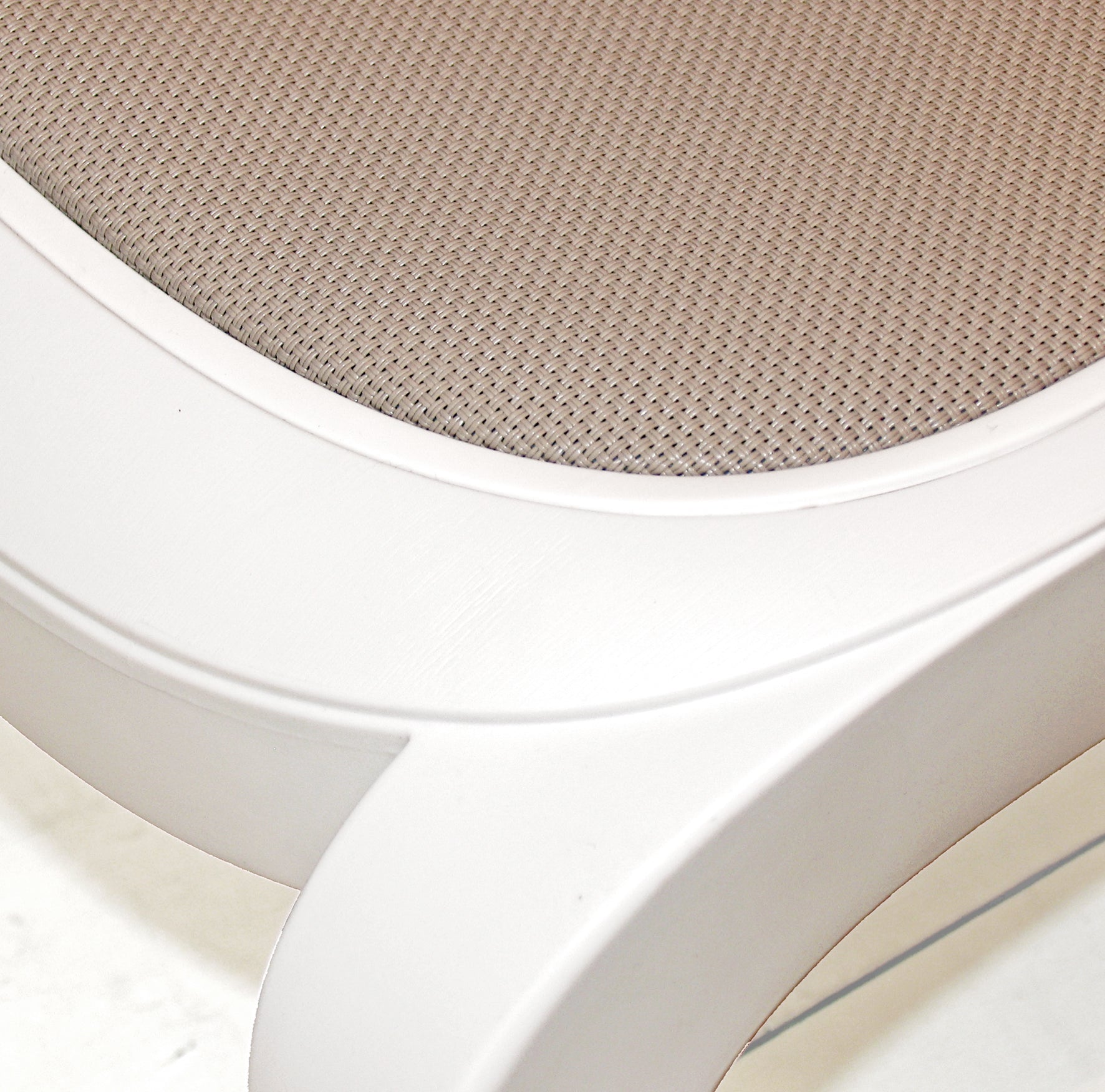 ALFA White Outdoor Lounger