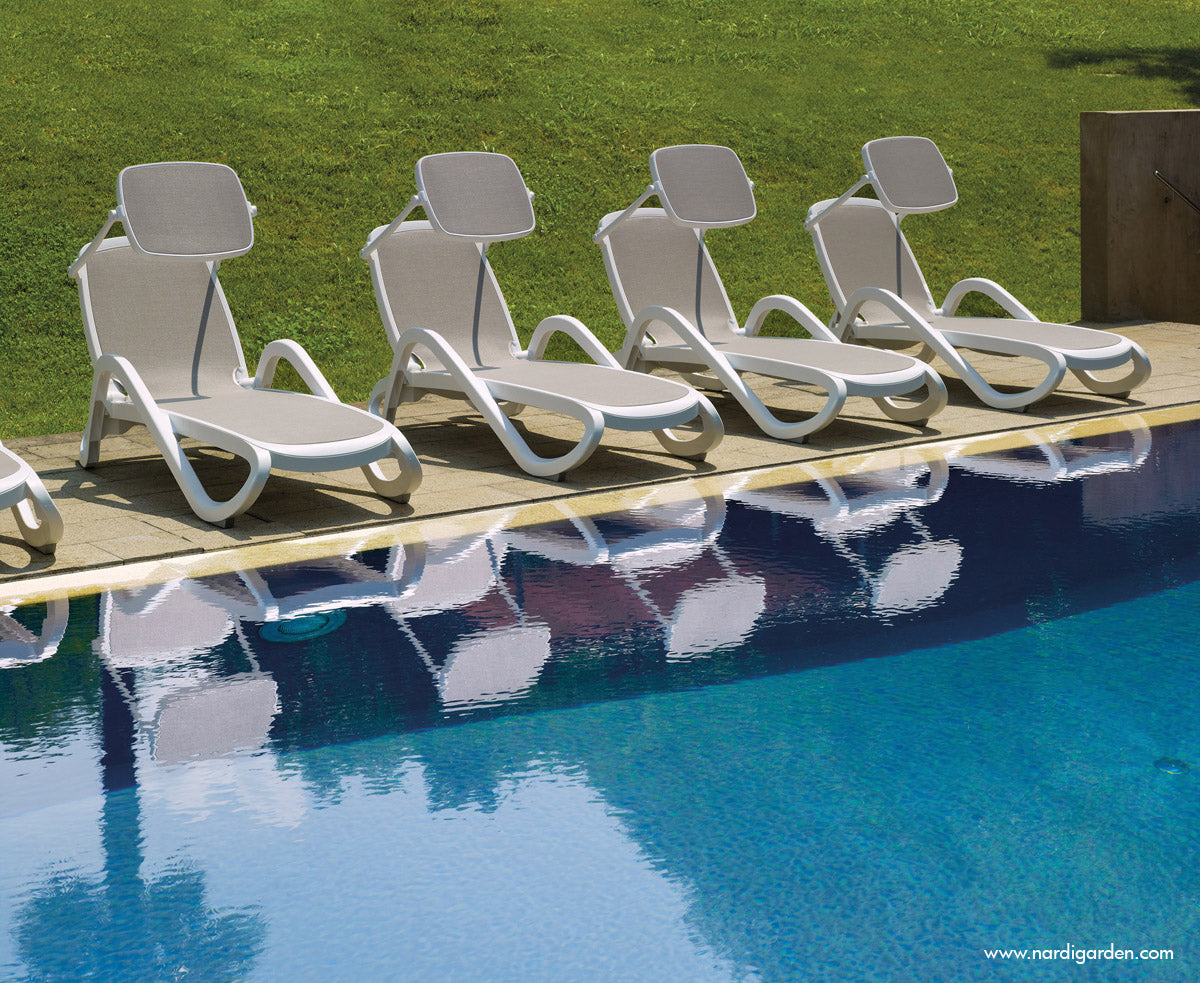 ALFA White Outdoor Lounger