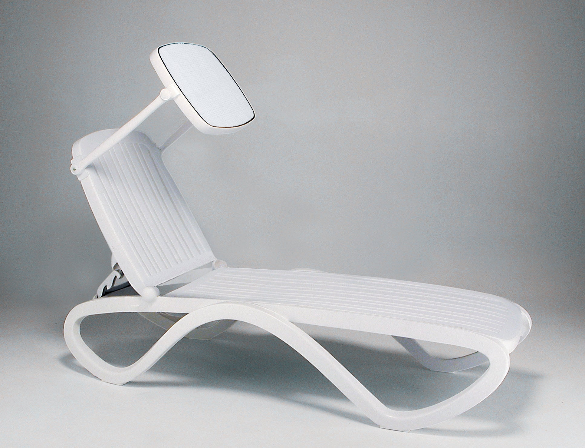 TROPICO taupe ligstoel voor buiten