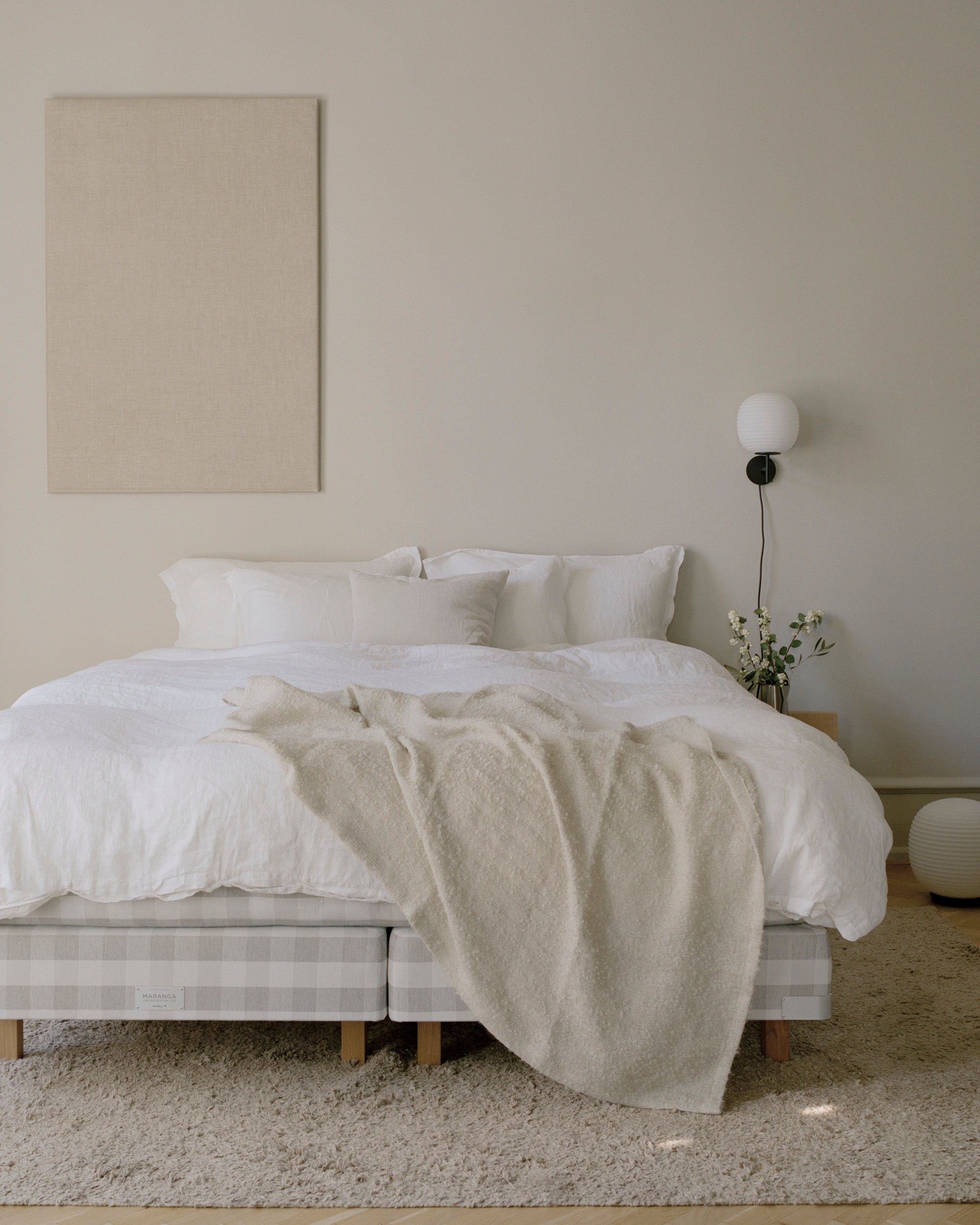 Wandlamp LANTERN wit met zwarte voet