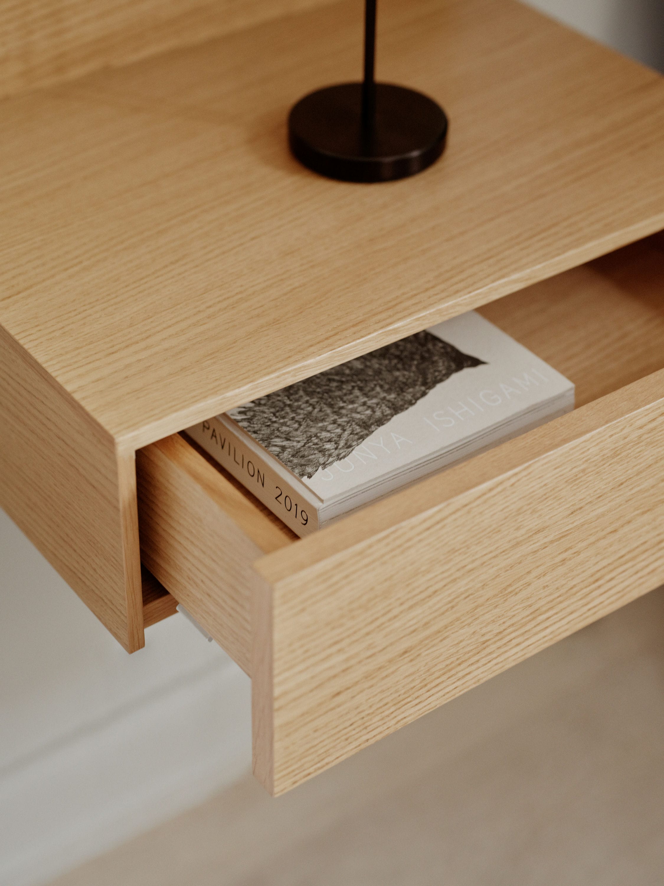 Tana Eichenfurnier -Hangschrank