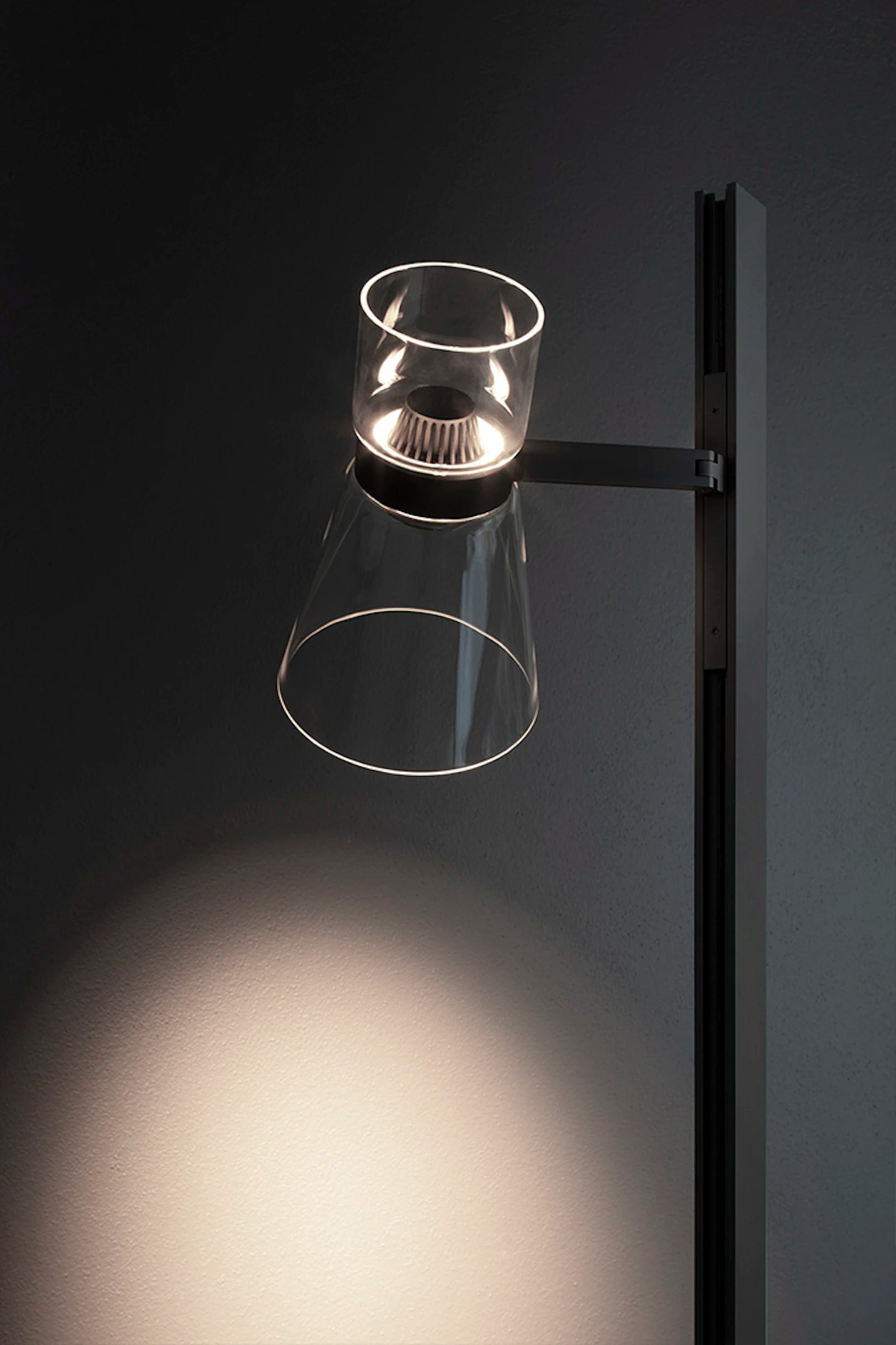 Vloerlamp NOCTURNE F1 CONE zilver