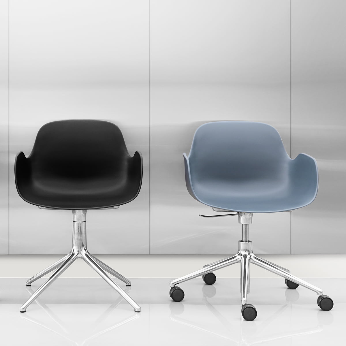 Bureau stoel met armleuningen FORM 4W blauw met aluminium basis