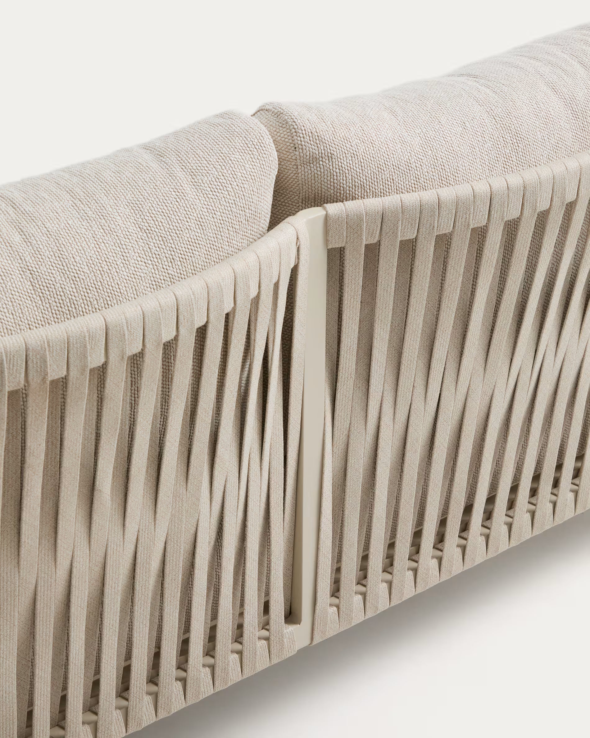 Beige ALERIA tuinset met lichte basis