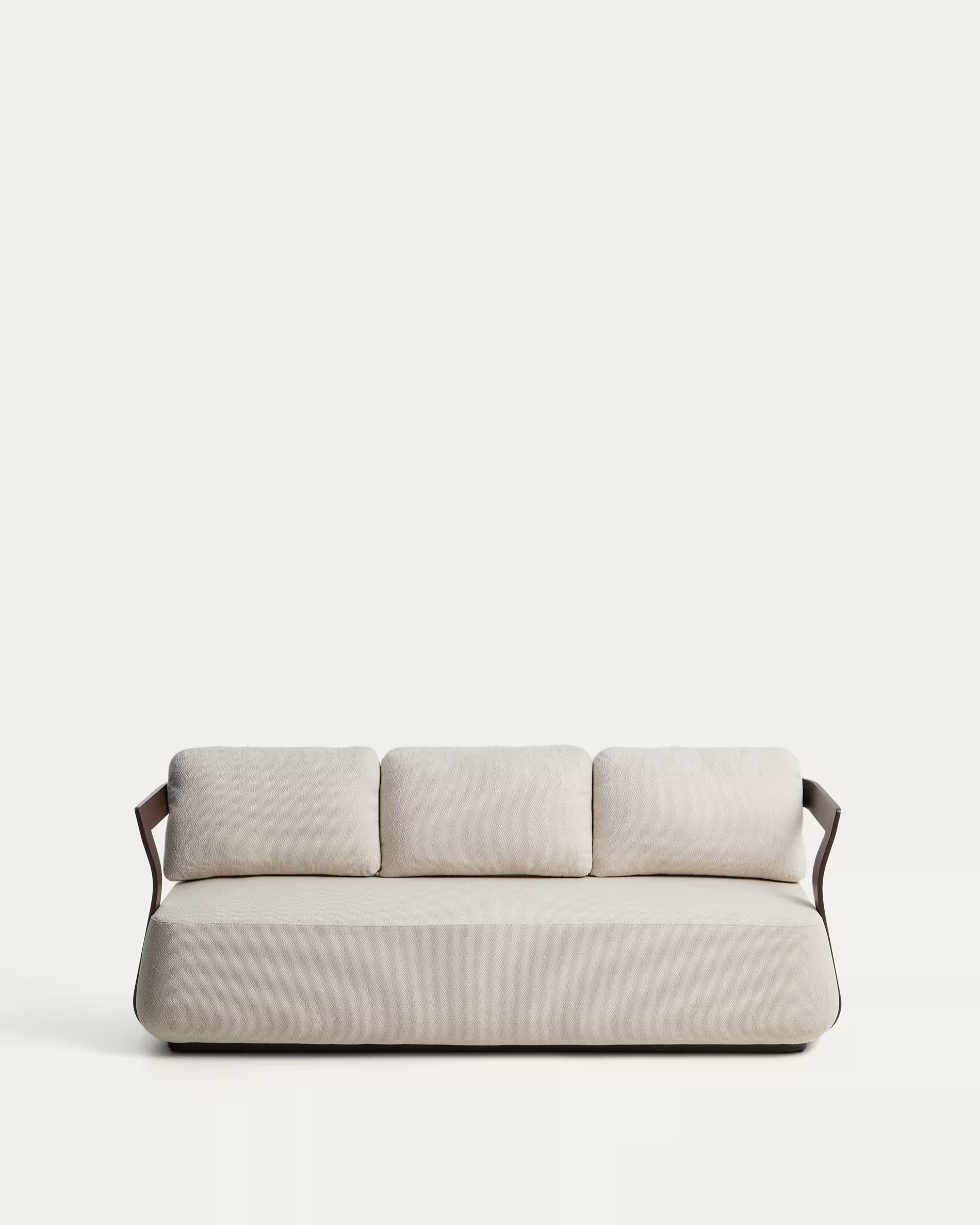 Sofa ogrodowa 3-osobowa TAMARIS ecru z brązową podstawą na taras i do ogrodu – Kave Home