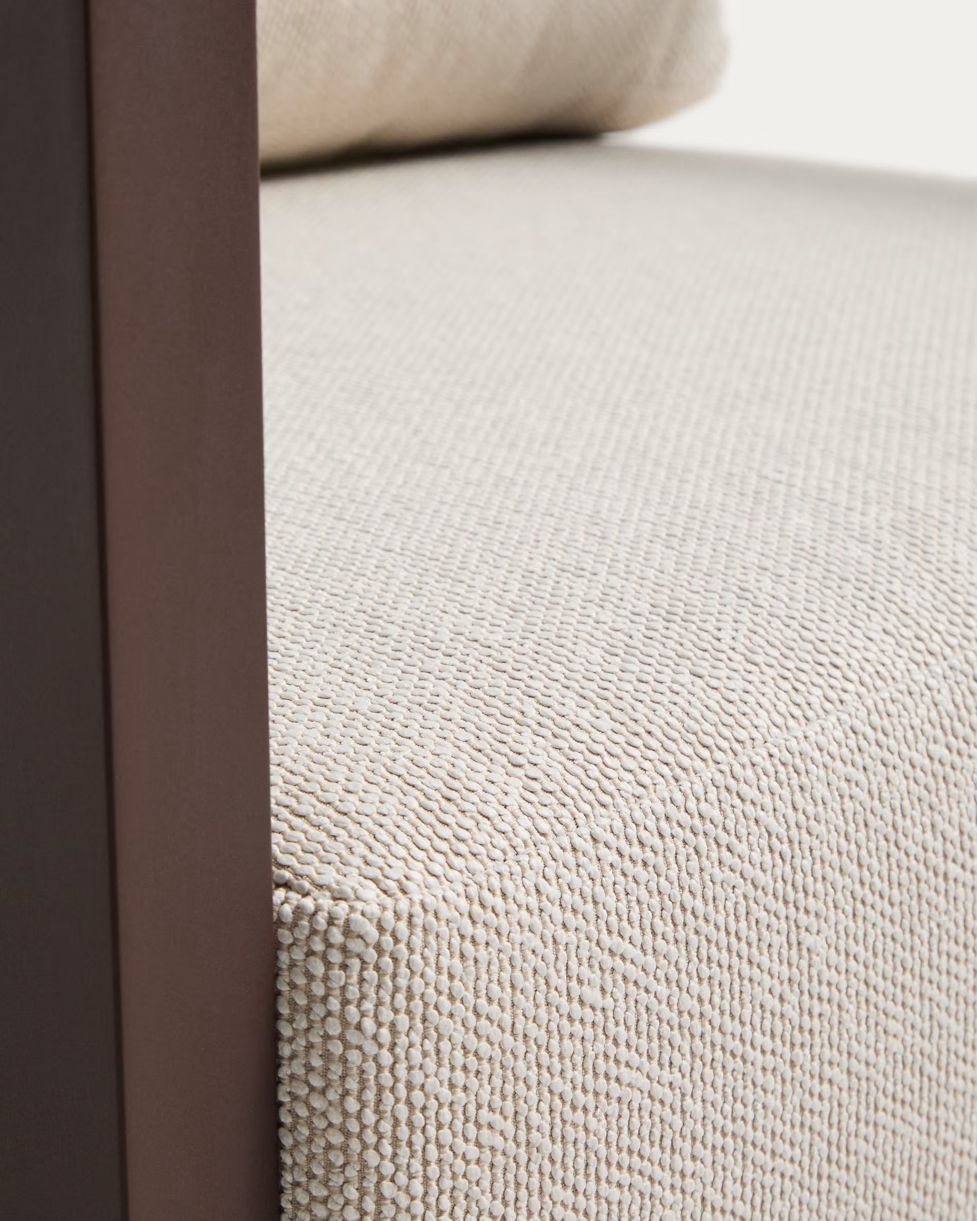 Tuinfauteuil NERANO beige met een bruine basis