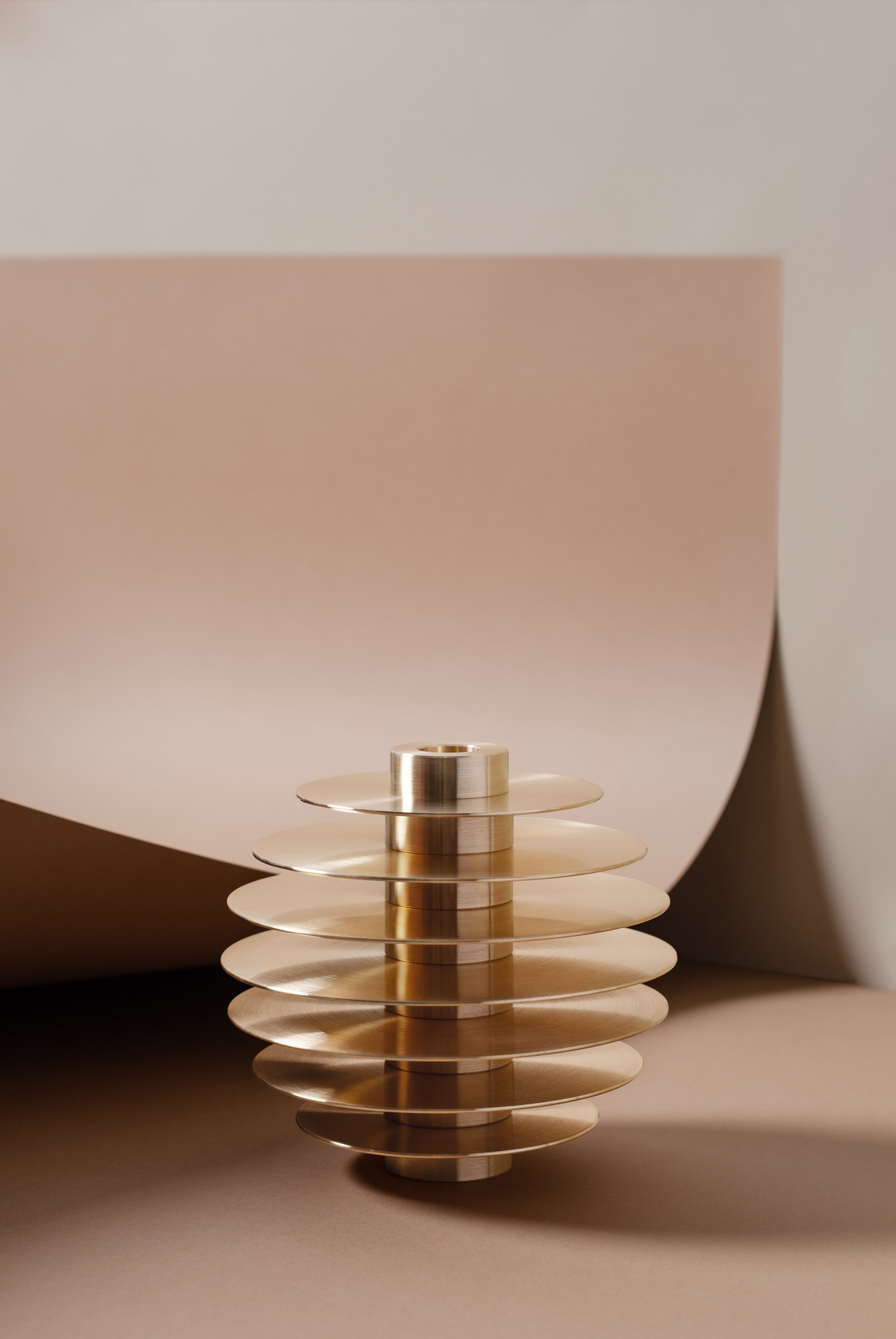 Set von ORB Kerzenhaltern aus Messing