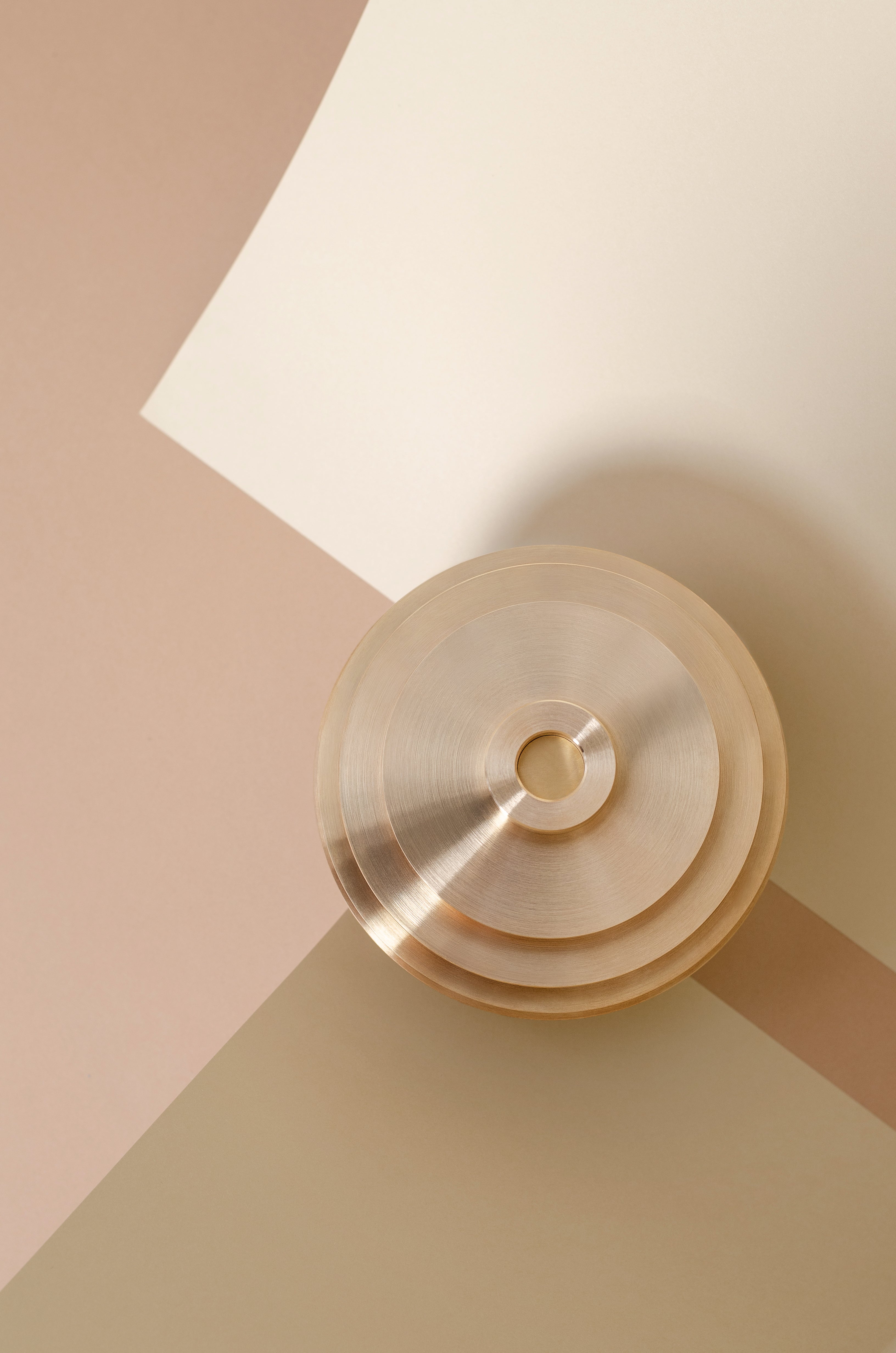 Set von ORB Kerzenhaltern aus Messing