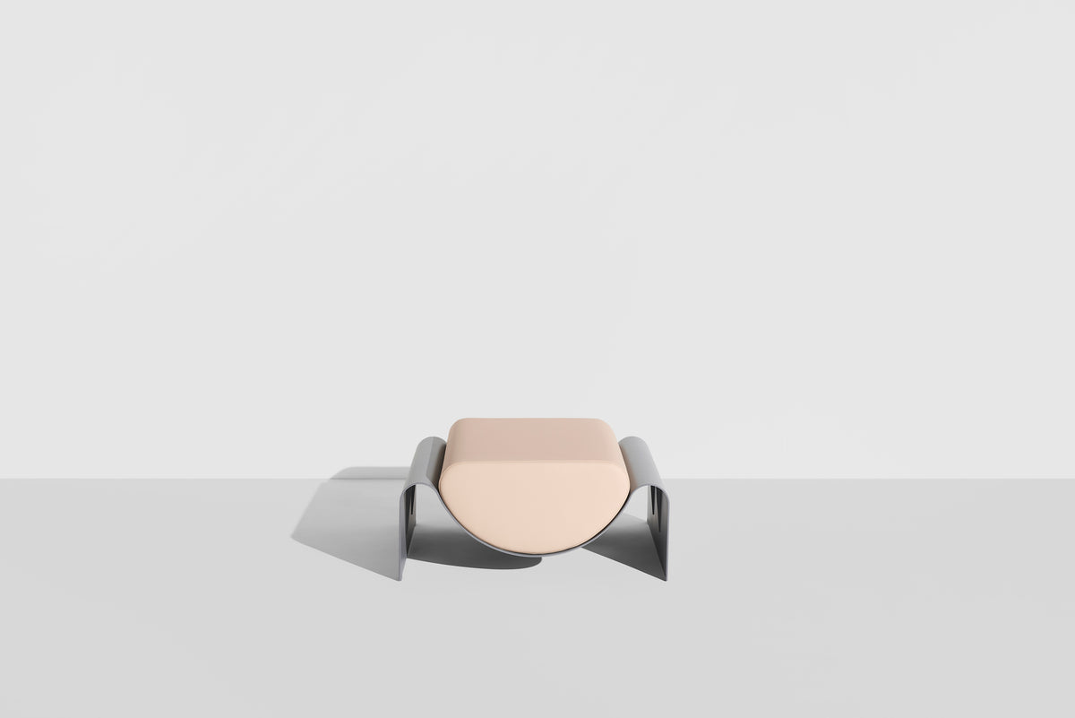 Puf ECLIPSE grijs met een beige kussen