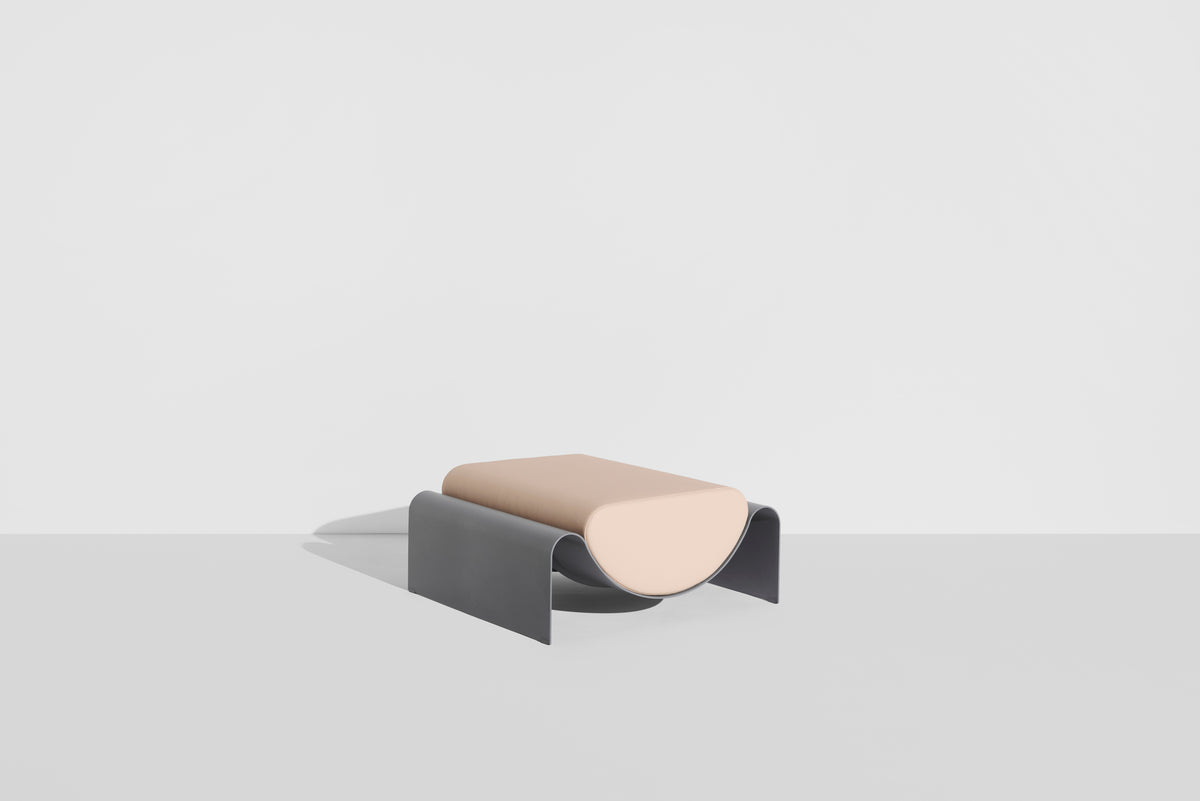 Puf ECLIPSE grijs met een beige kussen