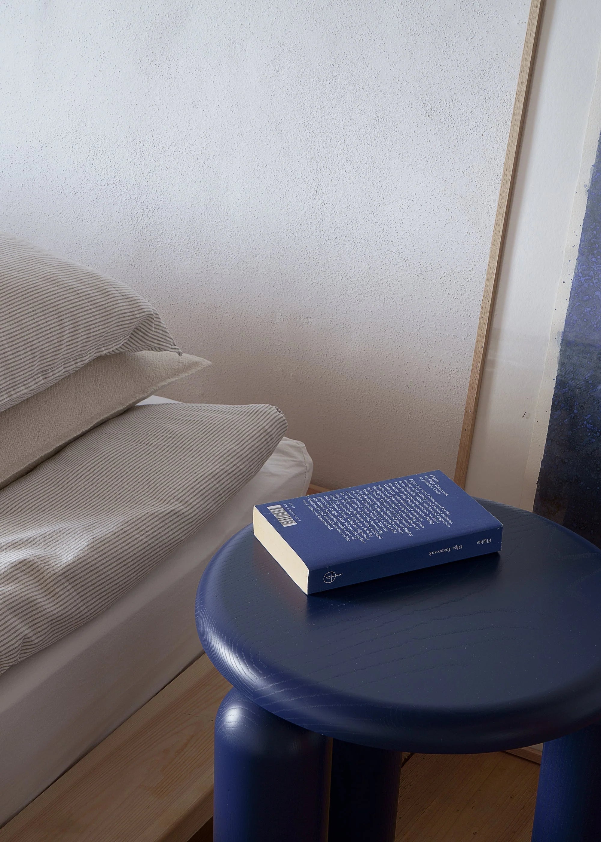 Beistelltisch NEO kobaltblaues Eschenholz