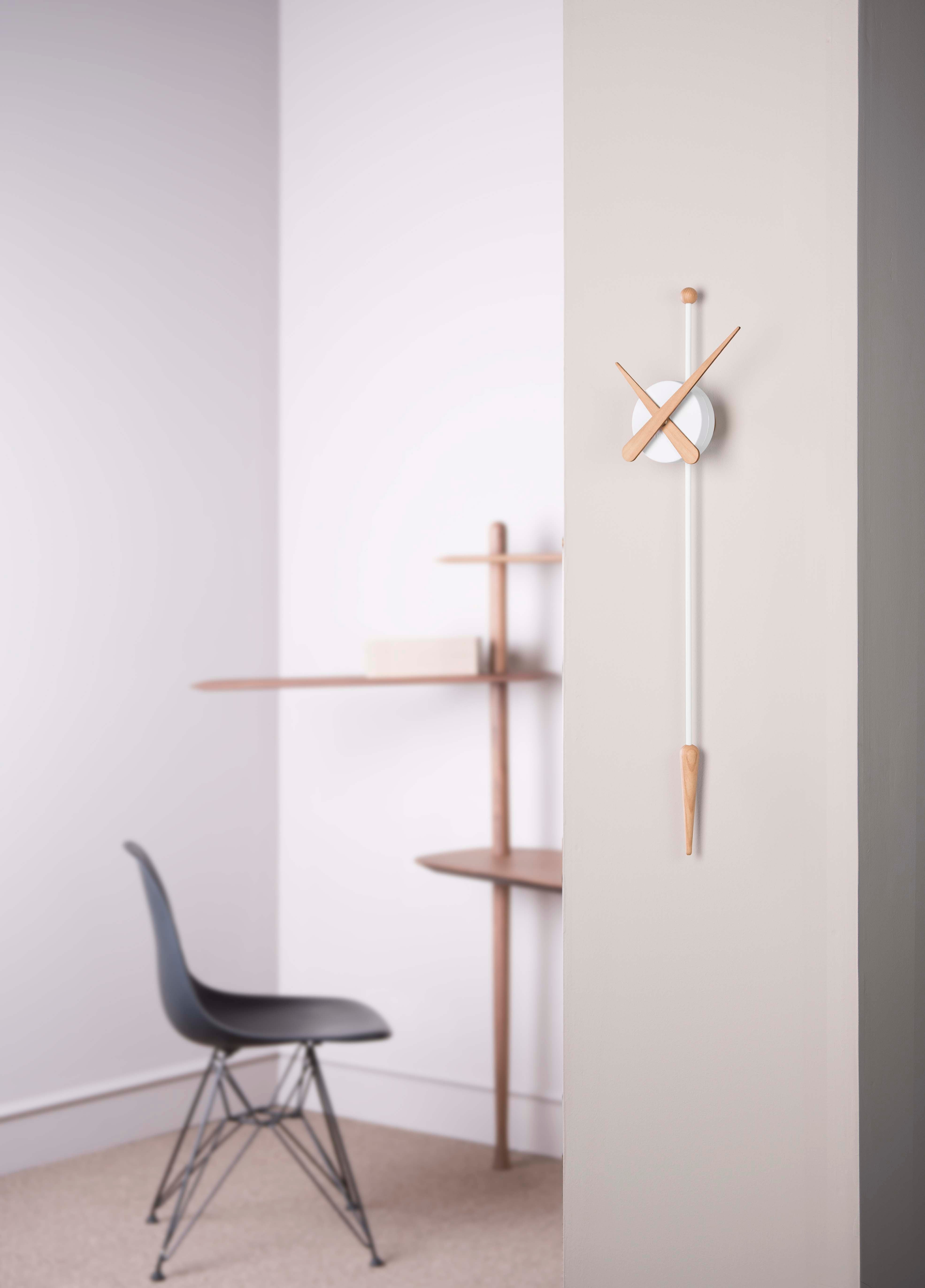 PUNTA wall clock in oak wood with white