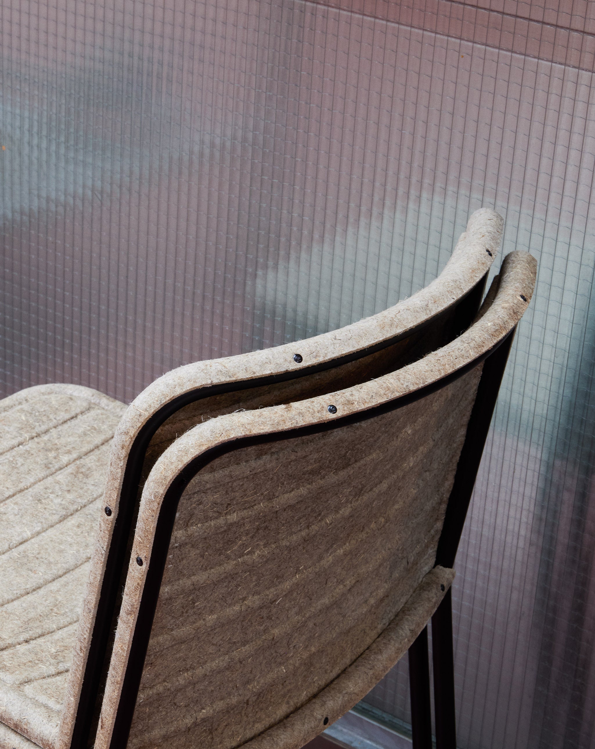 Krzesło FLAX STACKER brązowy