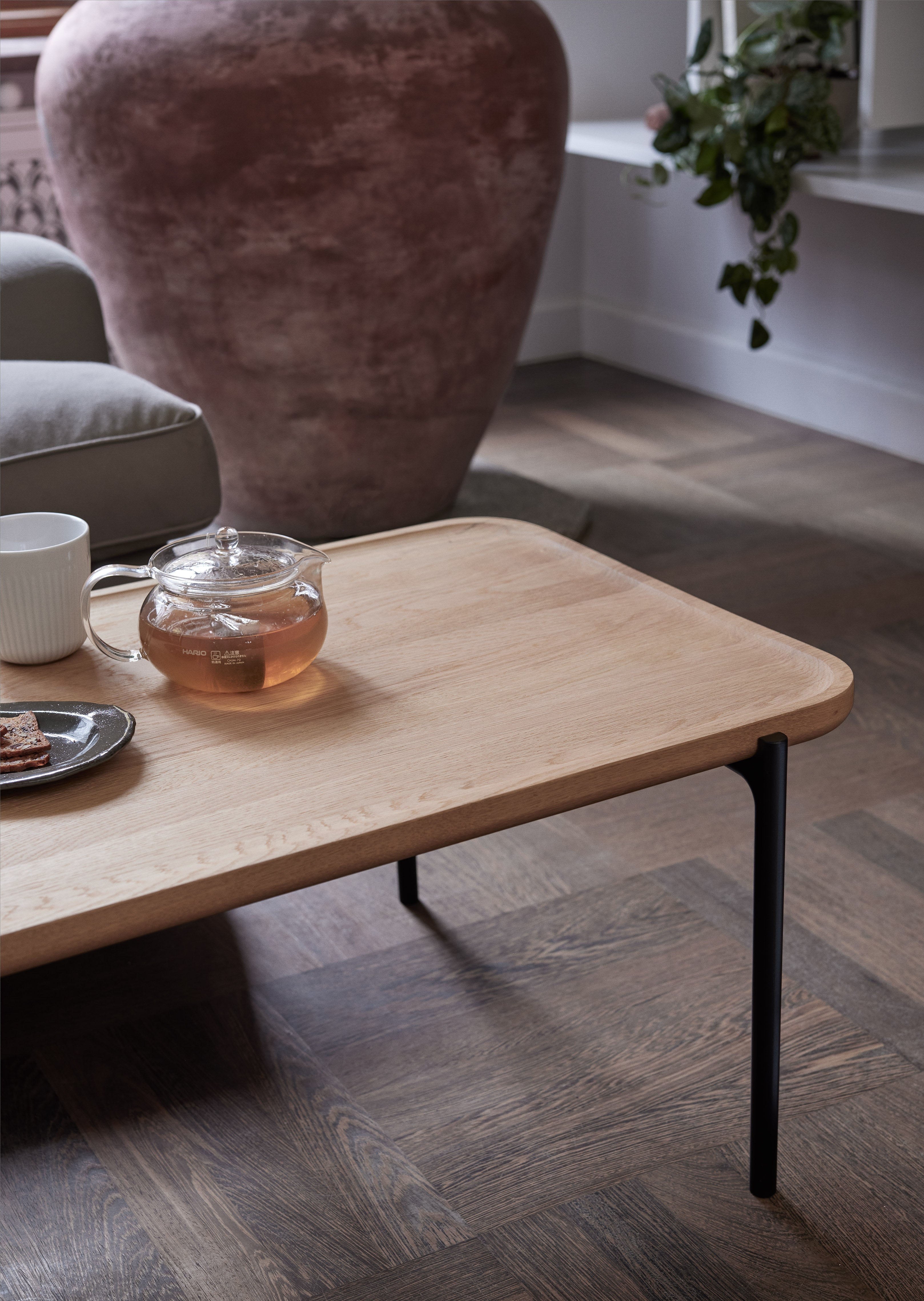 Rechteckiger Beistelltisch SAVOYE schwarze Keramik mit schwarzem Gestell