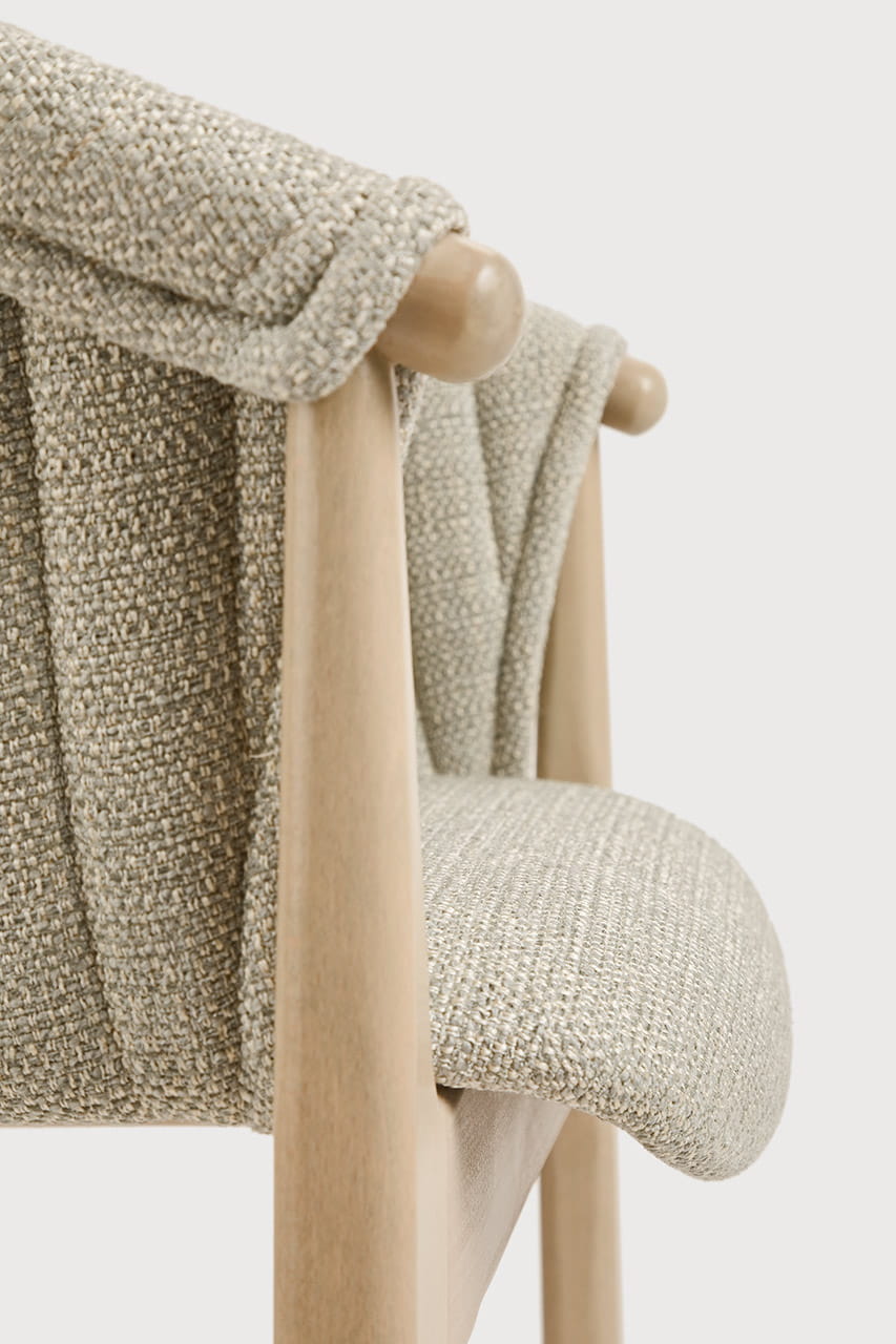 EVO B-2946 upholstered chair