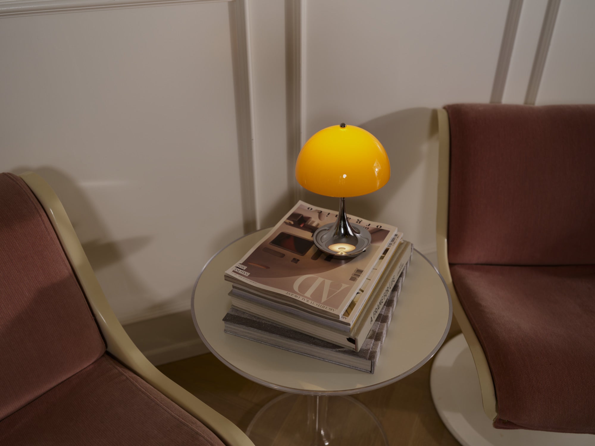 Draagbare lamp PANTHELLA 160 oranje met verchroomde voet