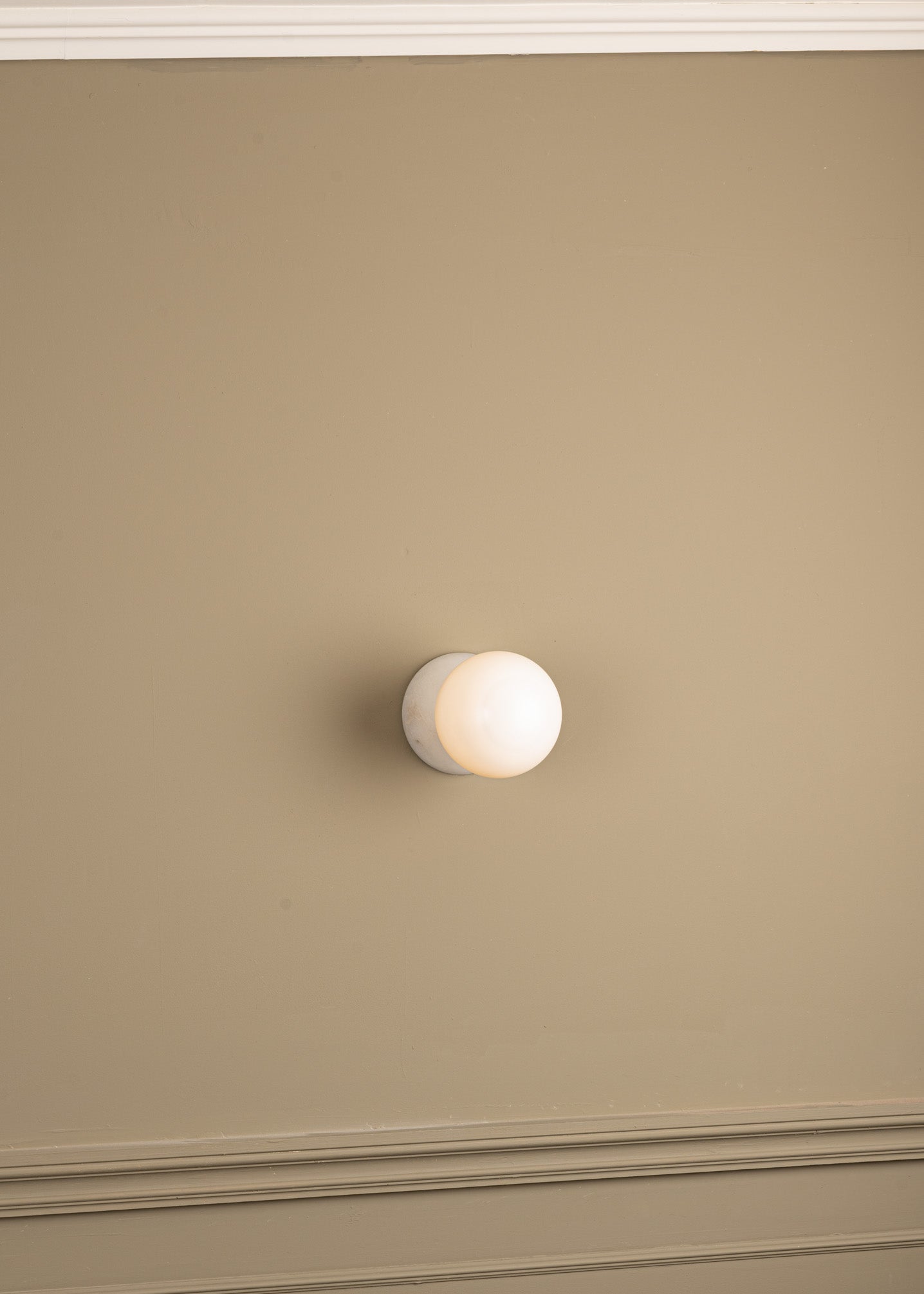 Wall lamp EKLIPSO white alabaster