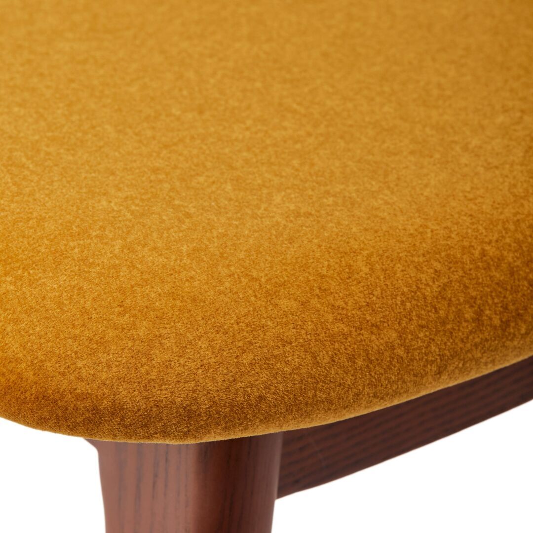 Stoel HAPPY DAYS mosterdgeel met houten basis