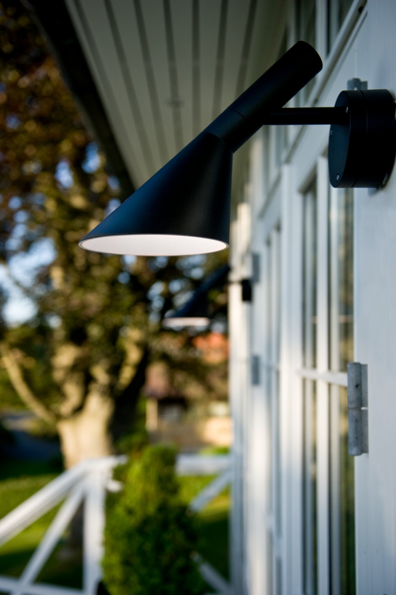 Lampa ścienna zewnętrzna AJ 50 czarny