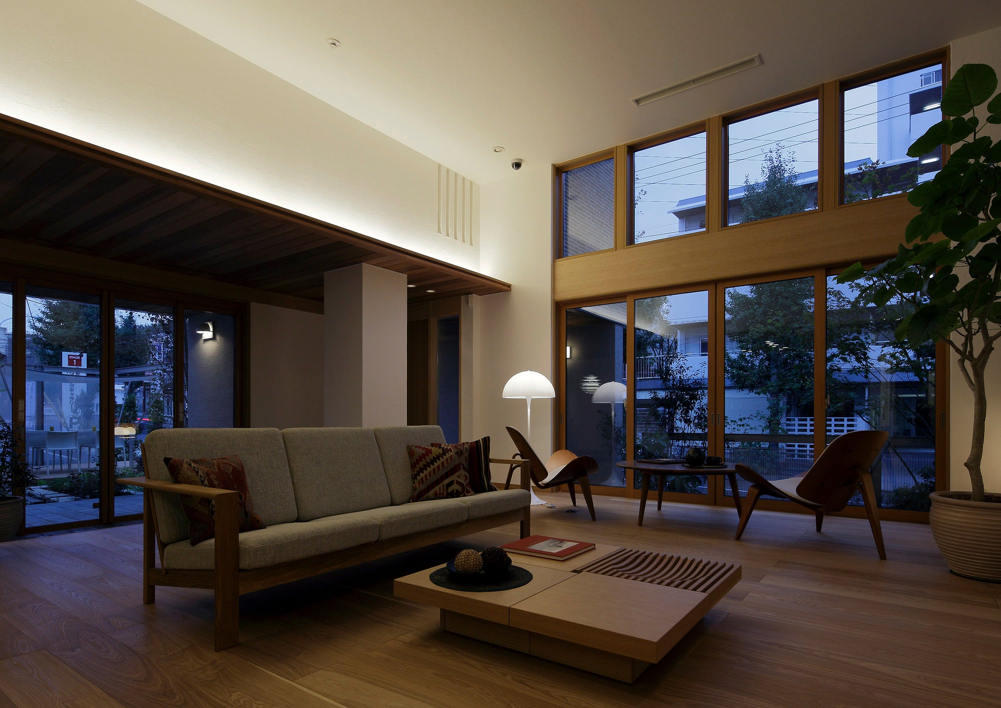 Vloerlamp PANTHELLA wit