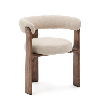 Stoel met armleuningen GRANITE beige chenille met een donkere essen basis