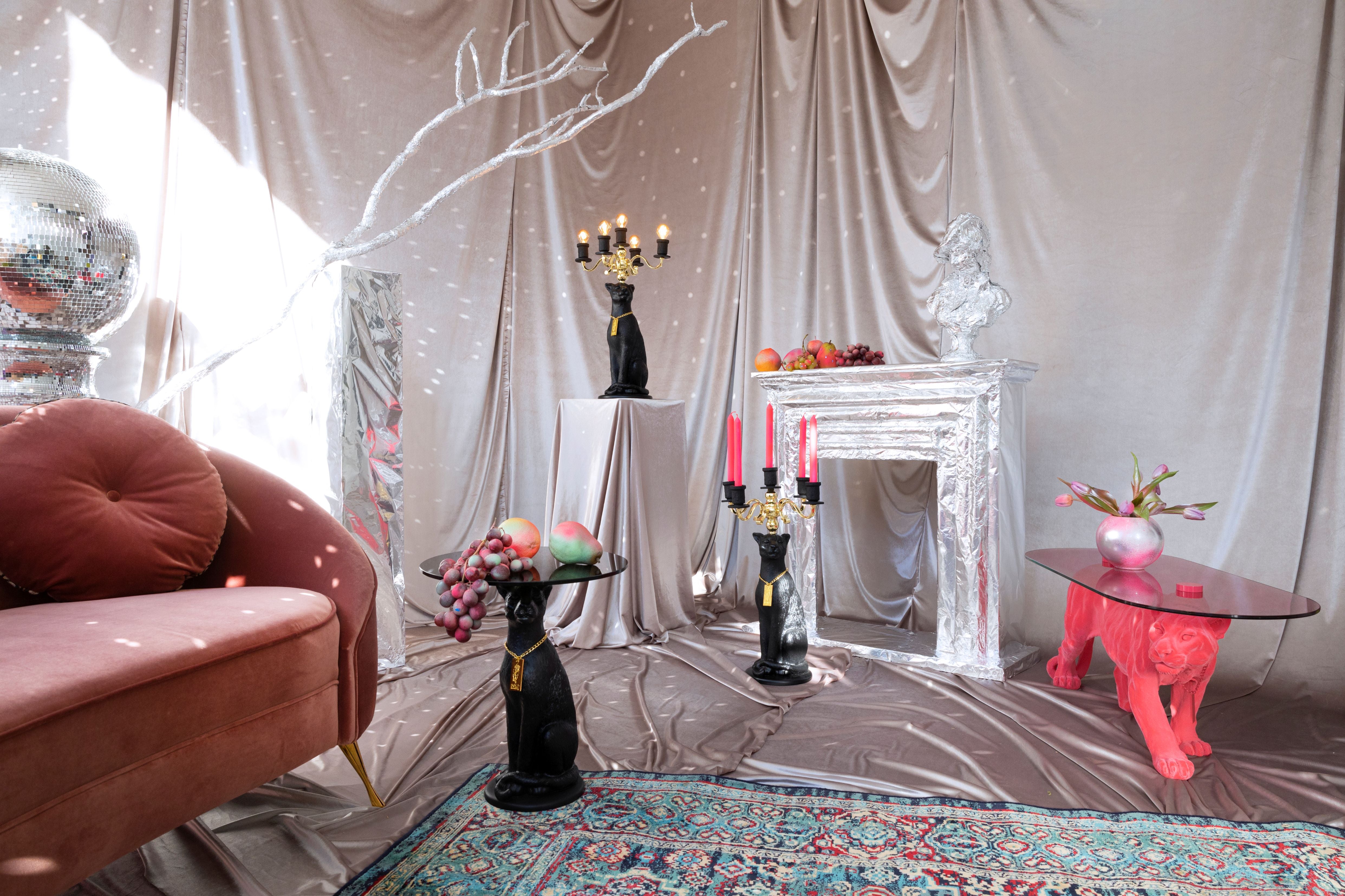 Stolik kawowy DOPE AS HELL różowy do salonu – styl glamour