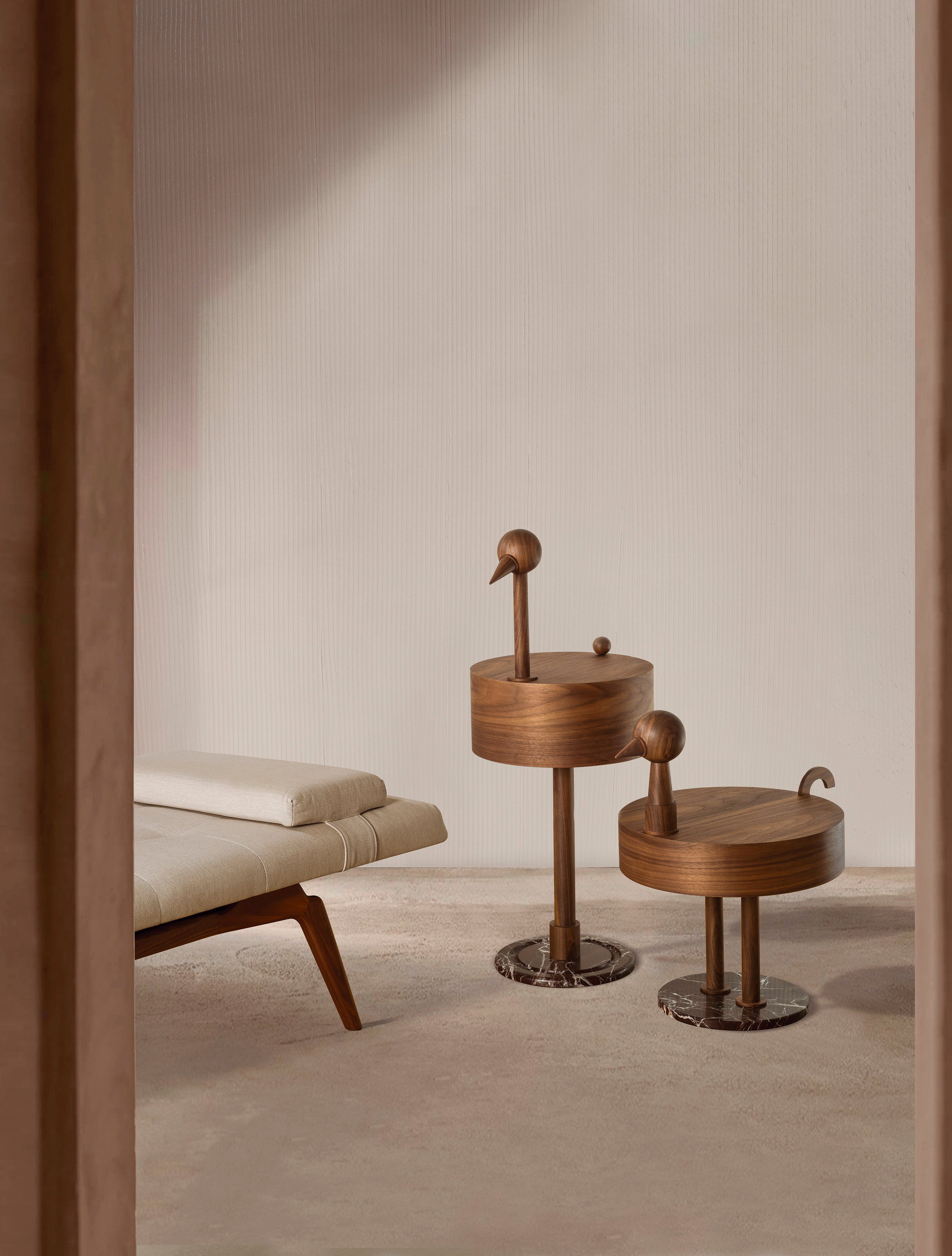 RARA AVIS coffee table with walnut veneer and marble base