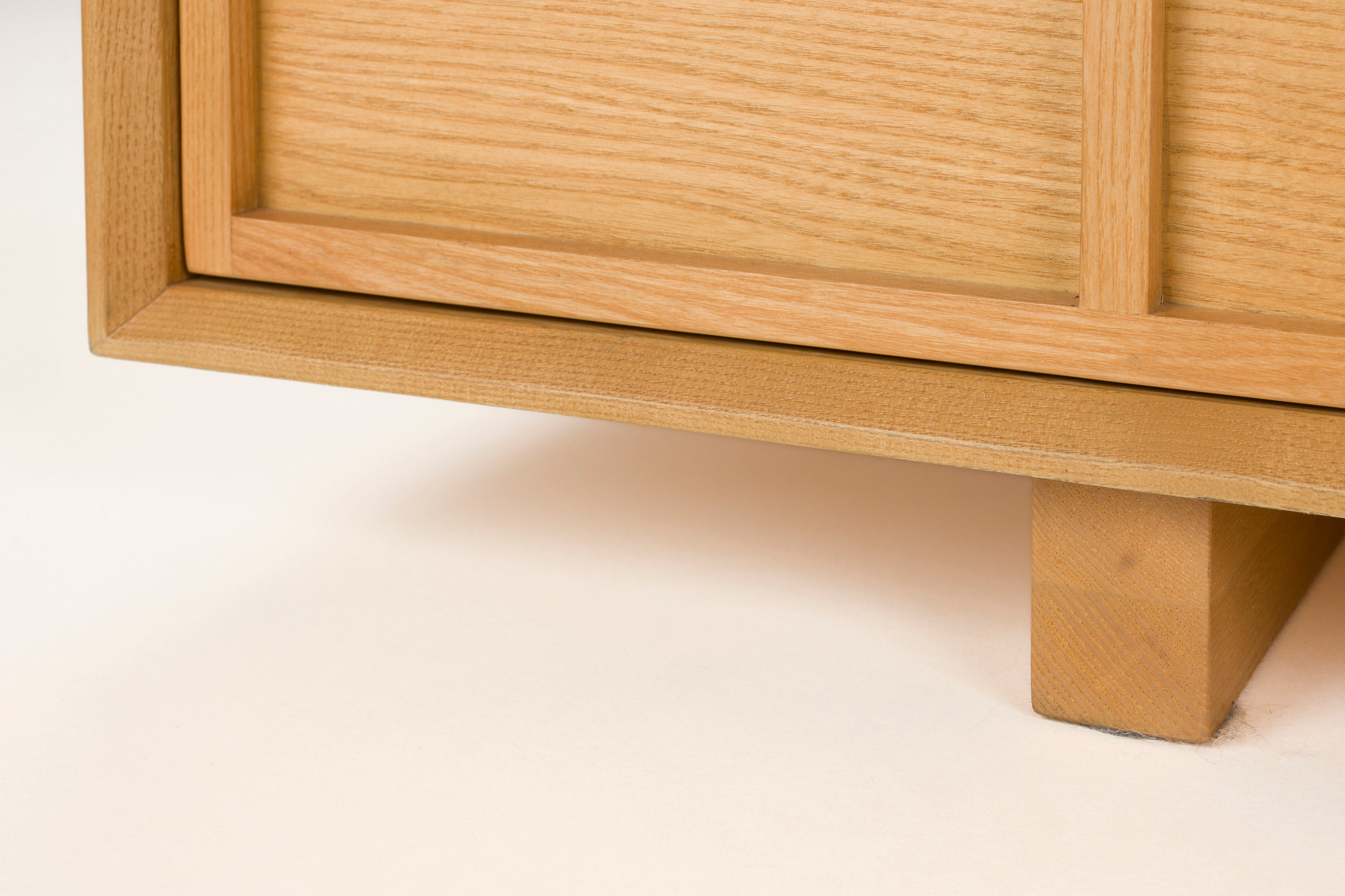 RTV-Sideboard RASTER Eschenfurnier